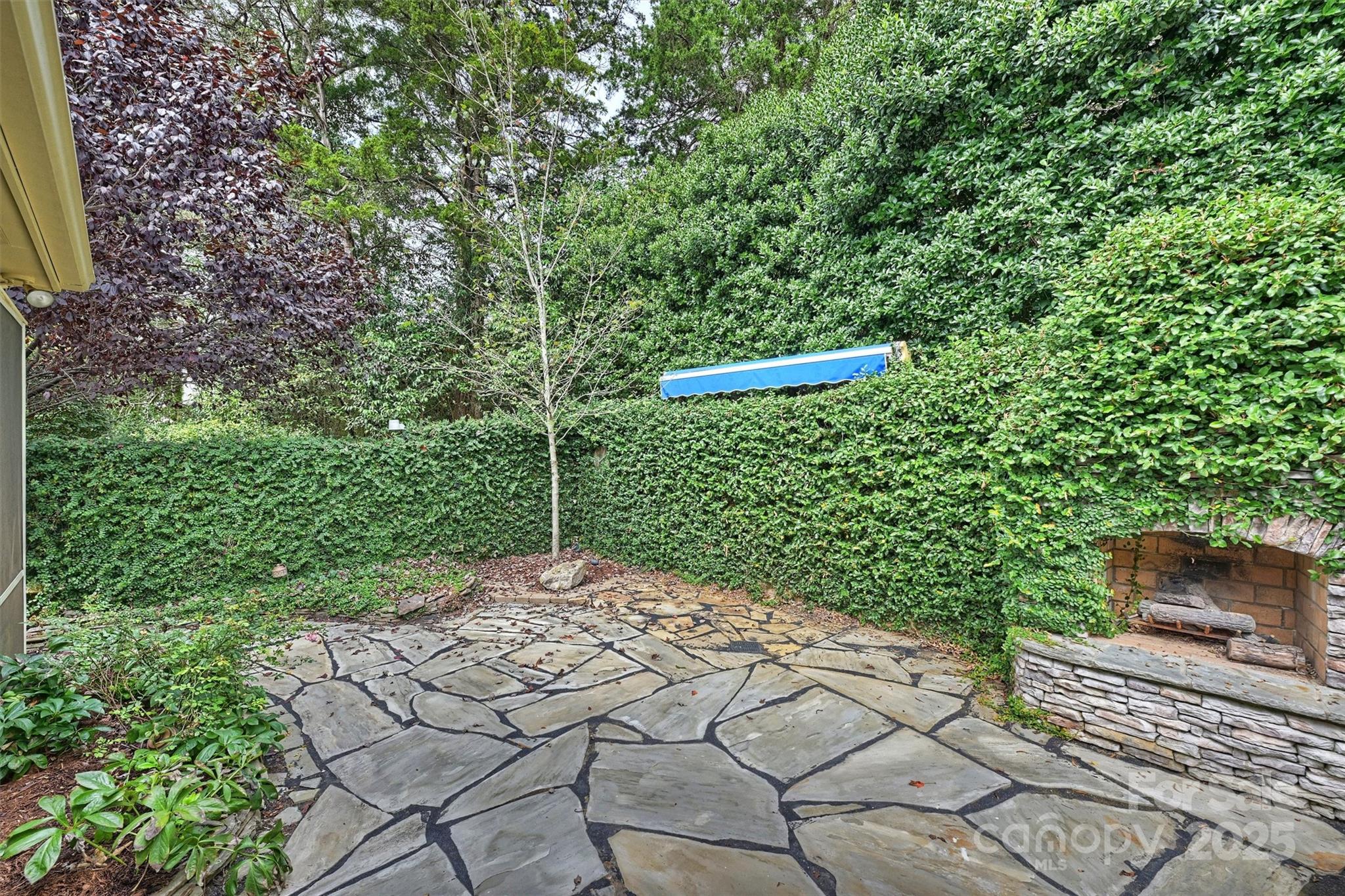 8915 Challis Hill Lane