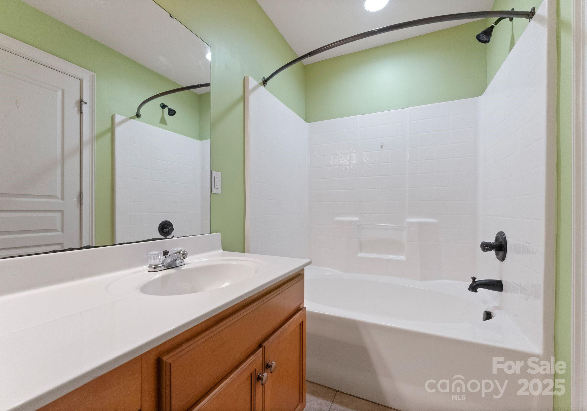 193 Halton Crossing Drive SW