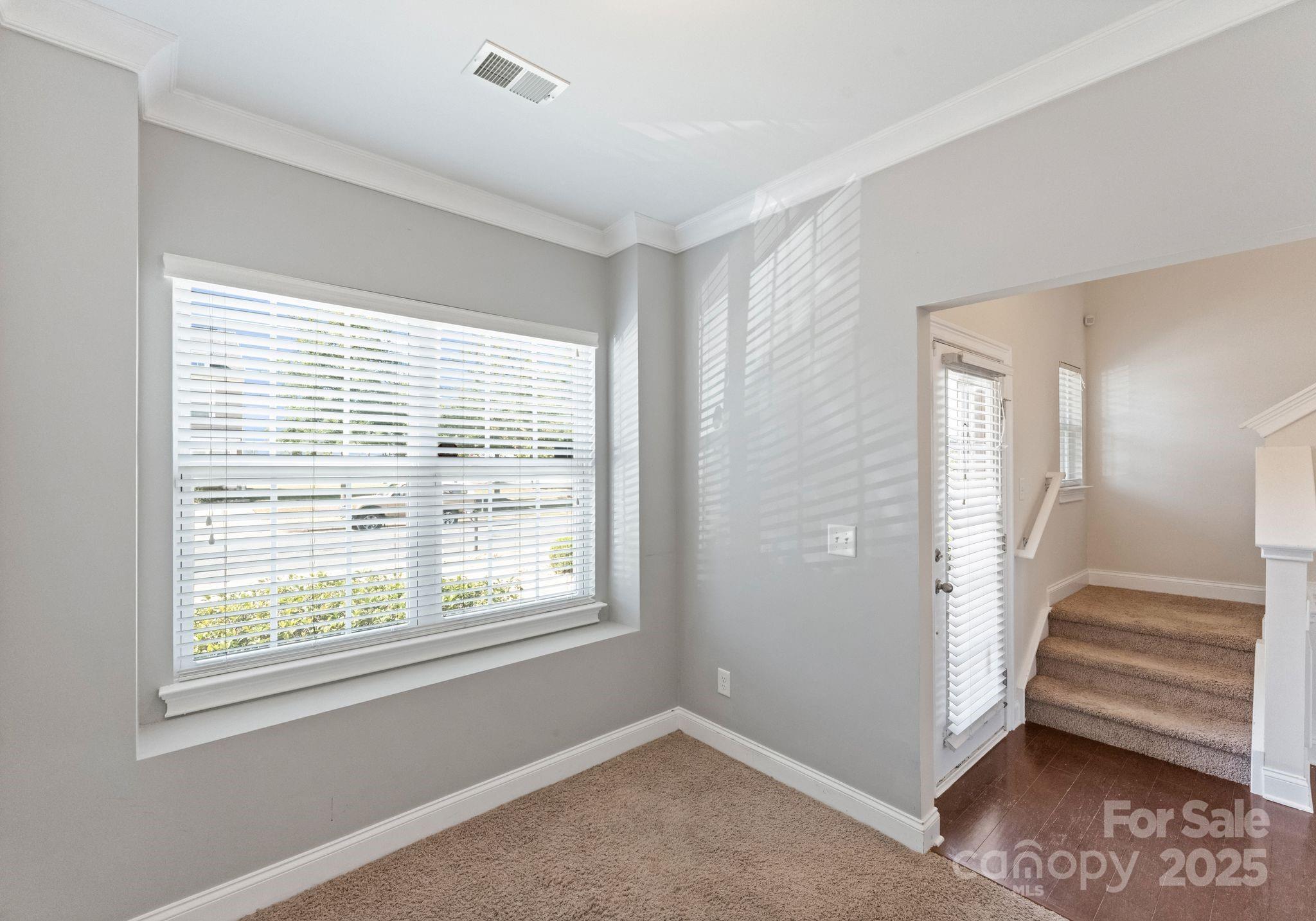 193 Halton Crossing Drive SW