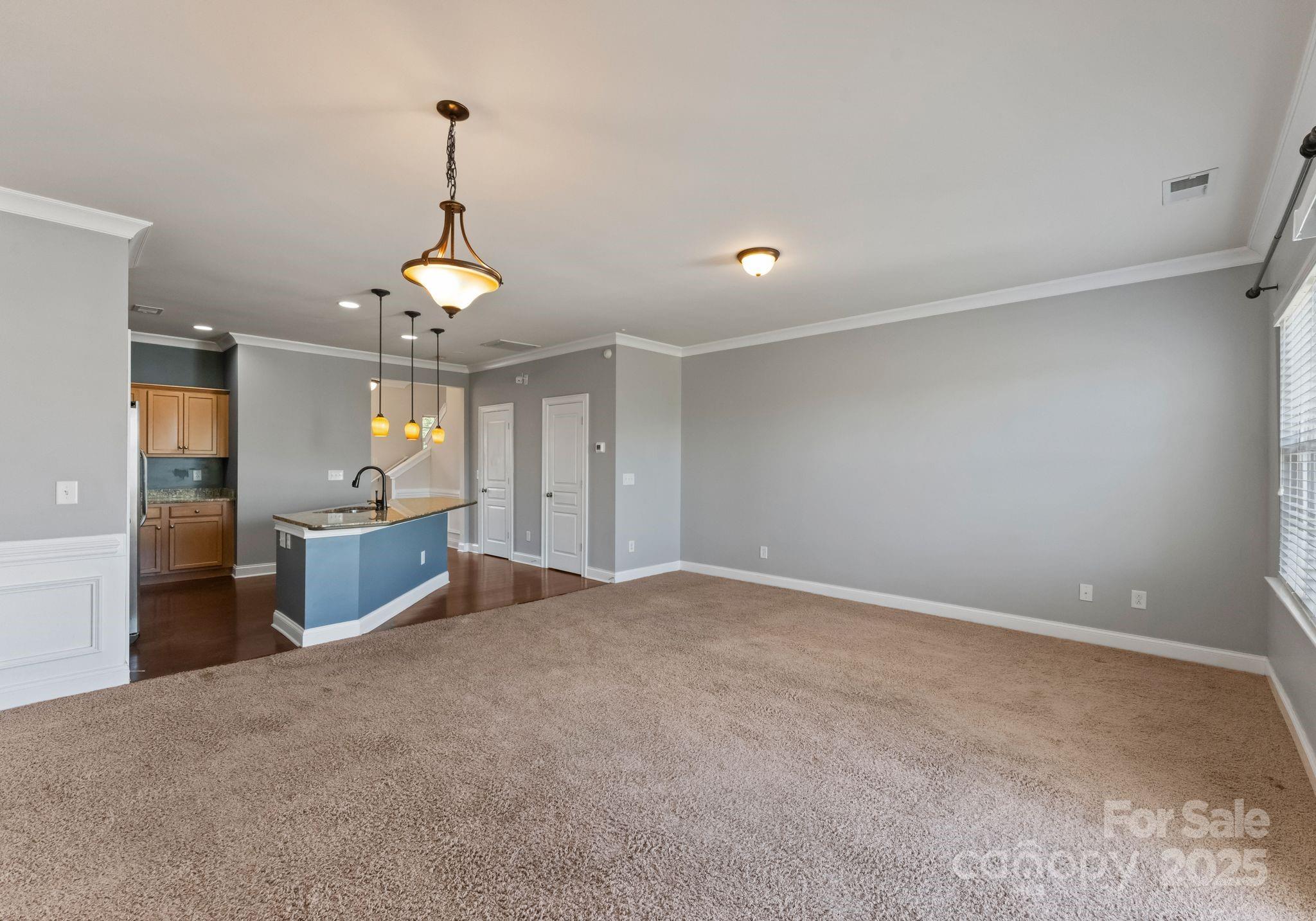 193 Halton Crossing Drive SW