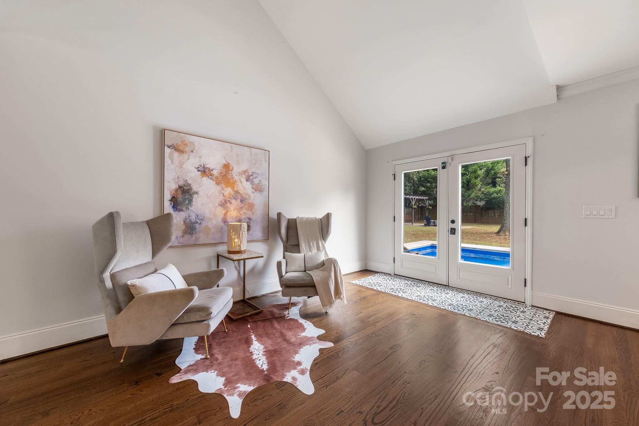 1121 S Wendover Road