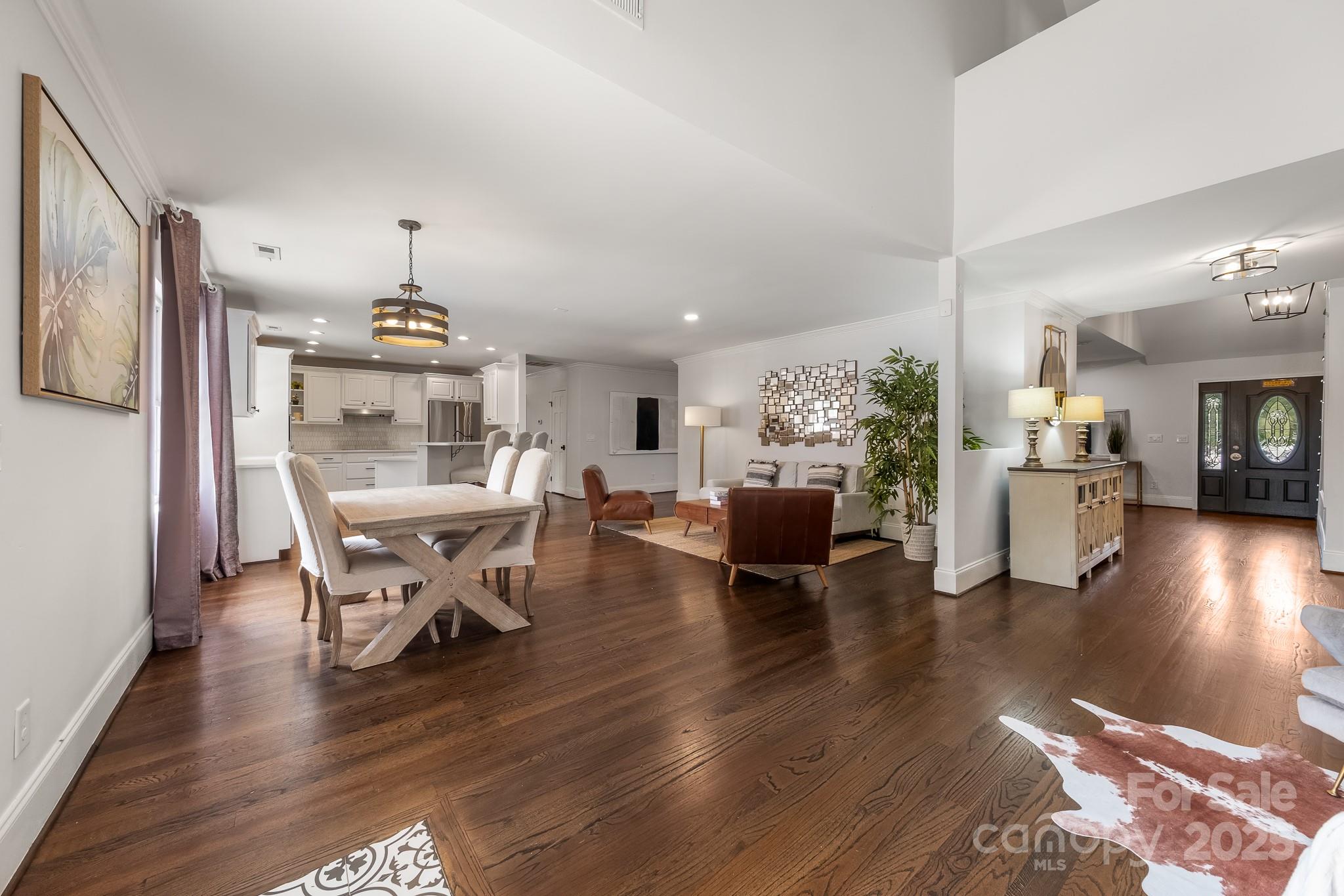 1121 S Wendover Road