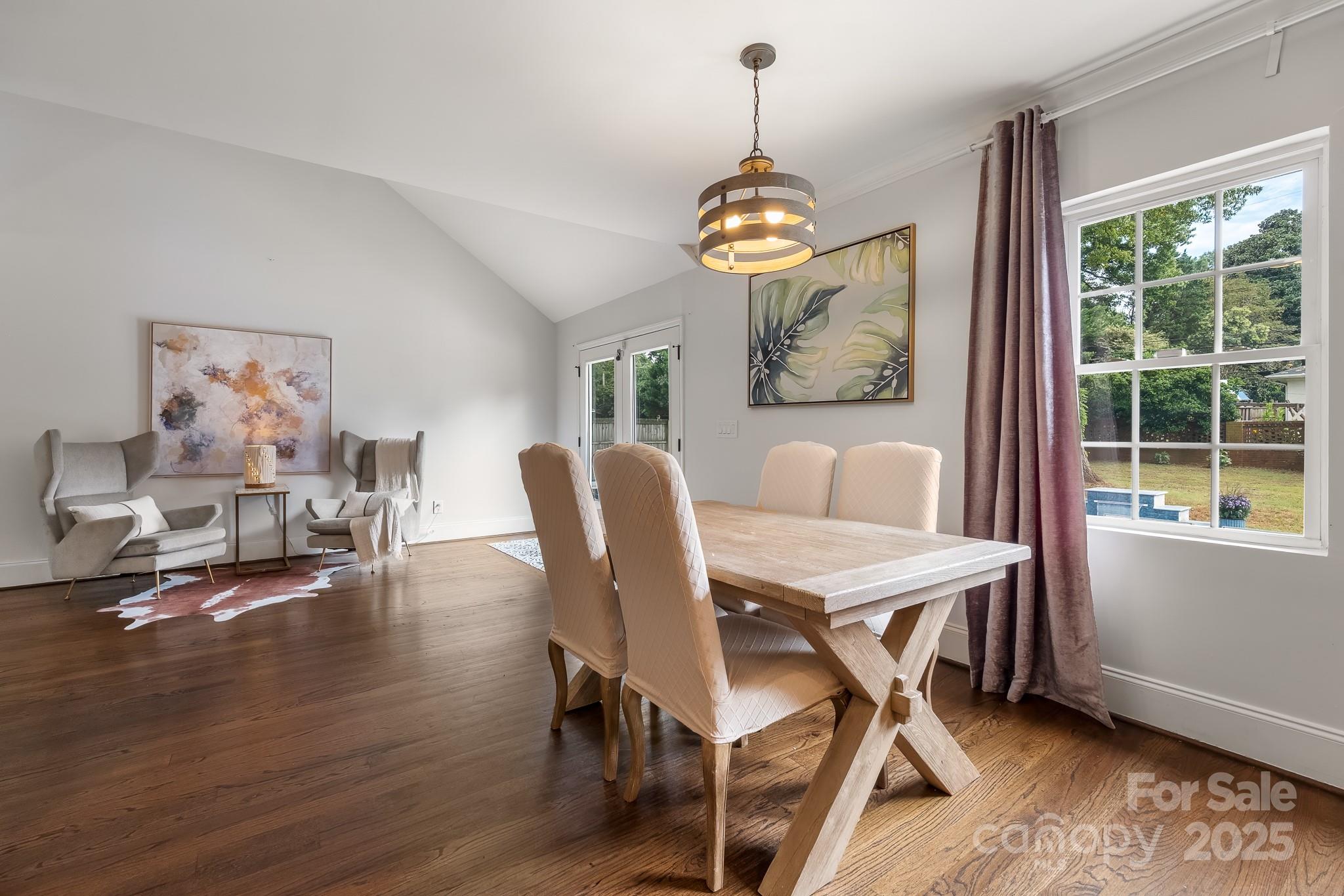 1121 S Wendover Road