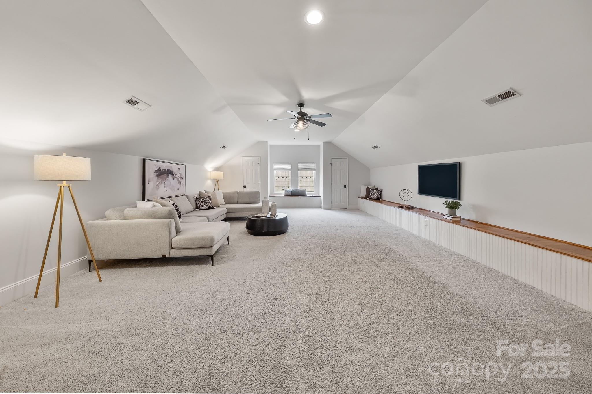 1121 S Wendover Road