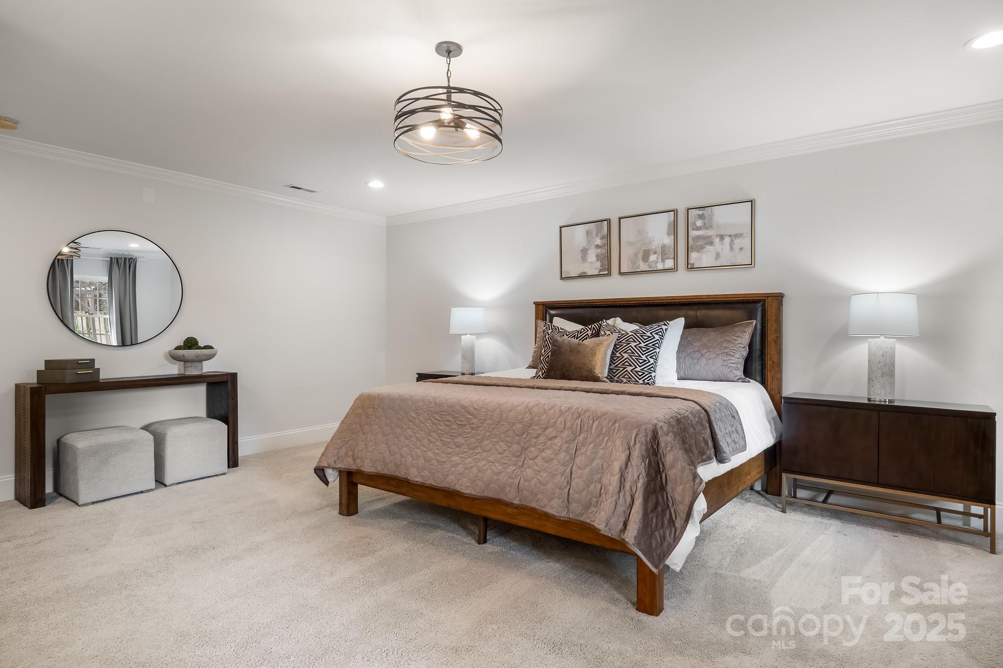 1121 S Wendover Road