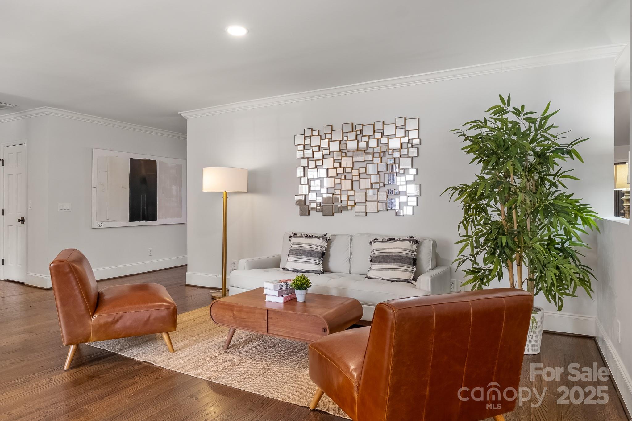 1121 S Wendover Road