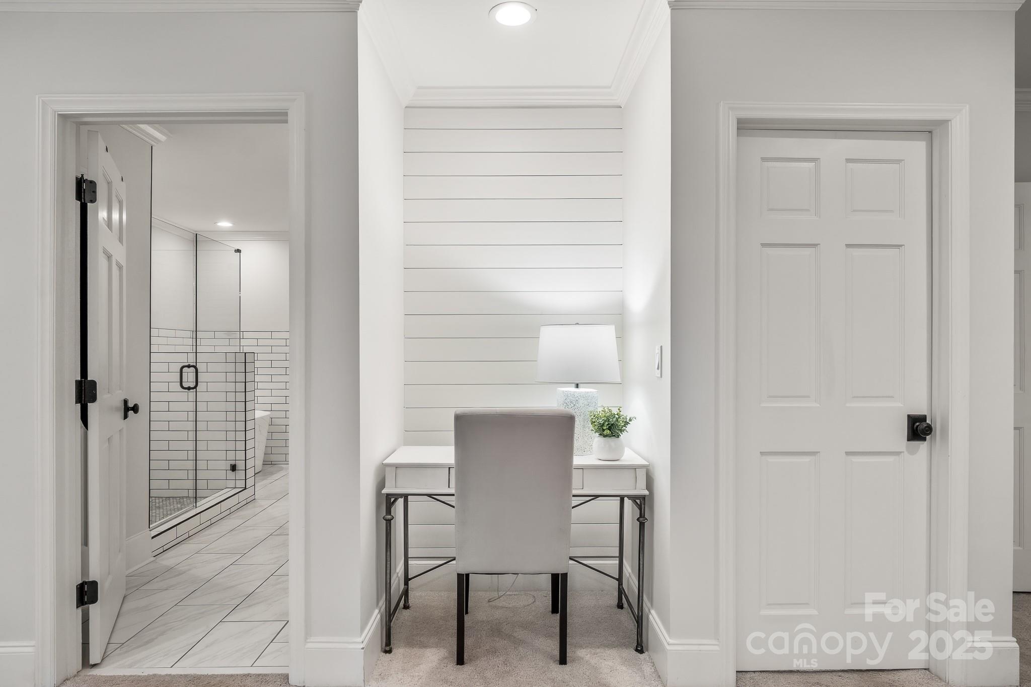 1121 S Wendover Road