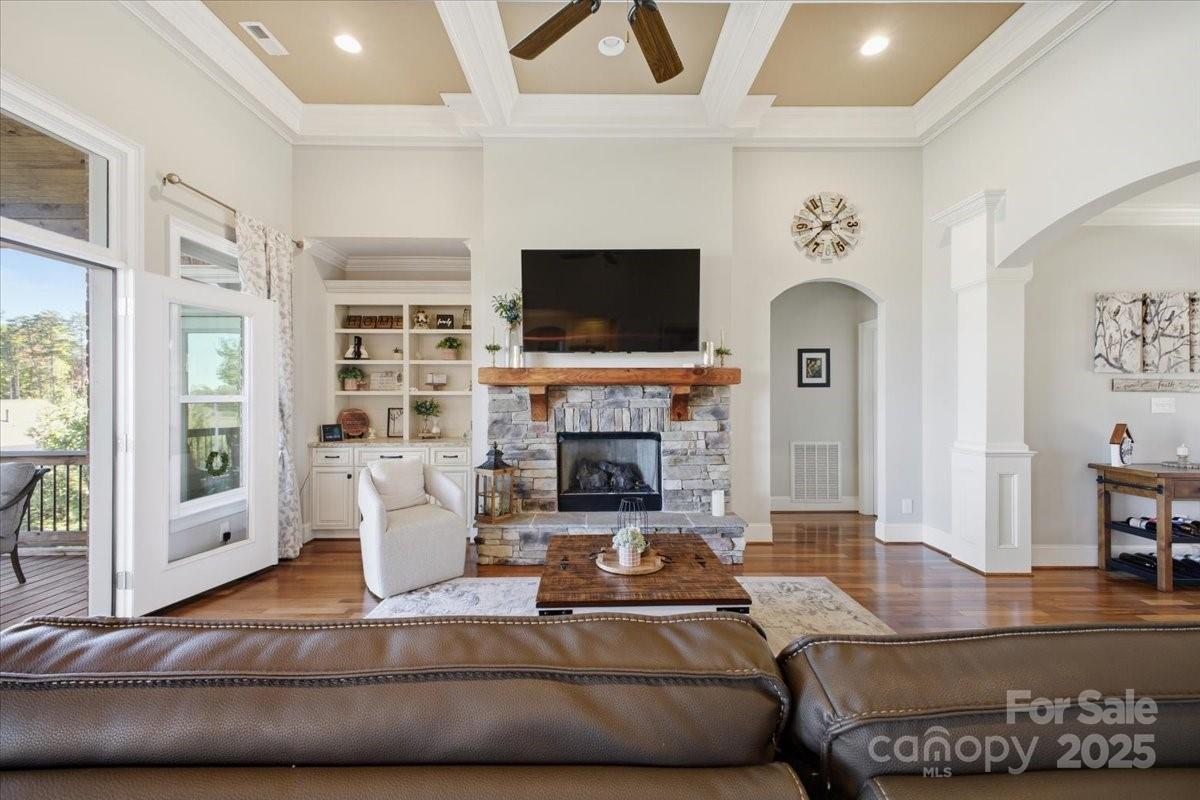 7511 Pine Glade Drive