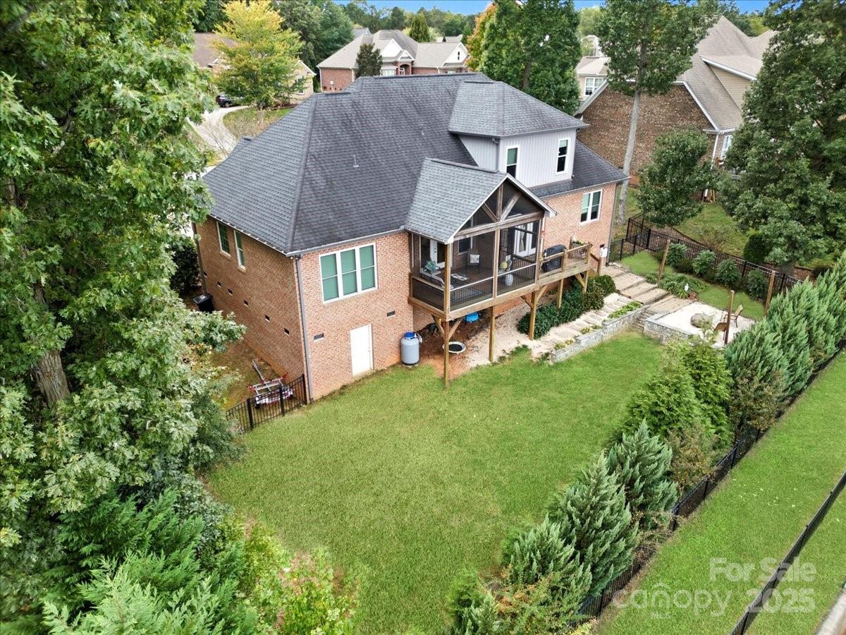 7511 Pine Glade Drive