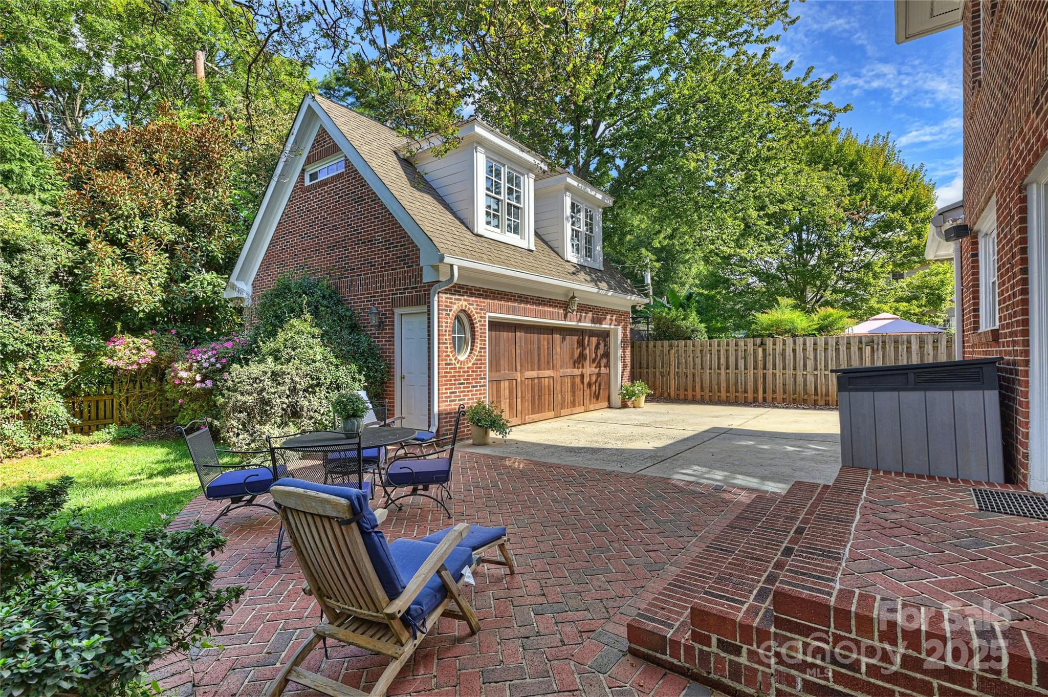 2126 Dilworth Road E