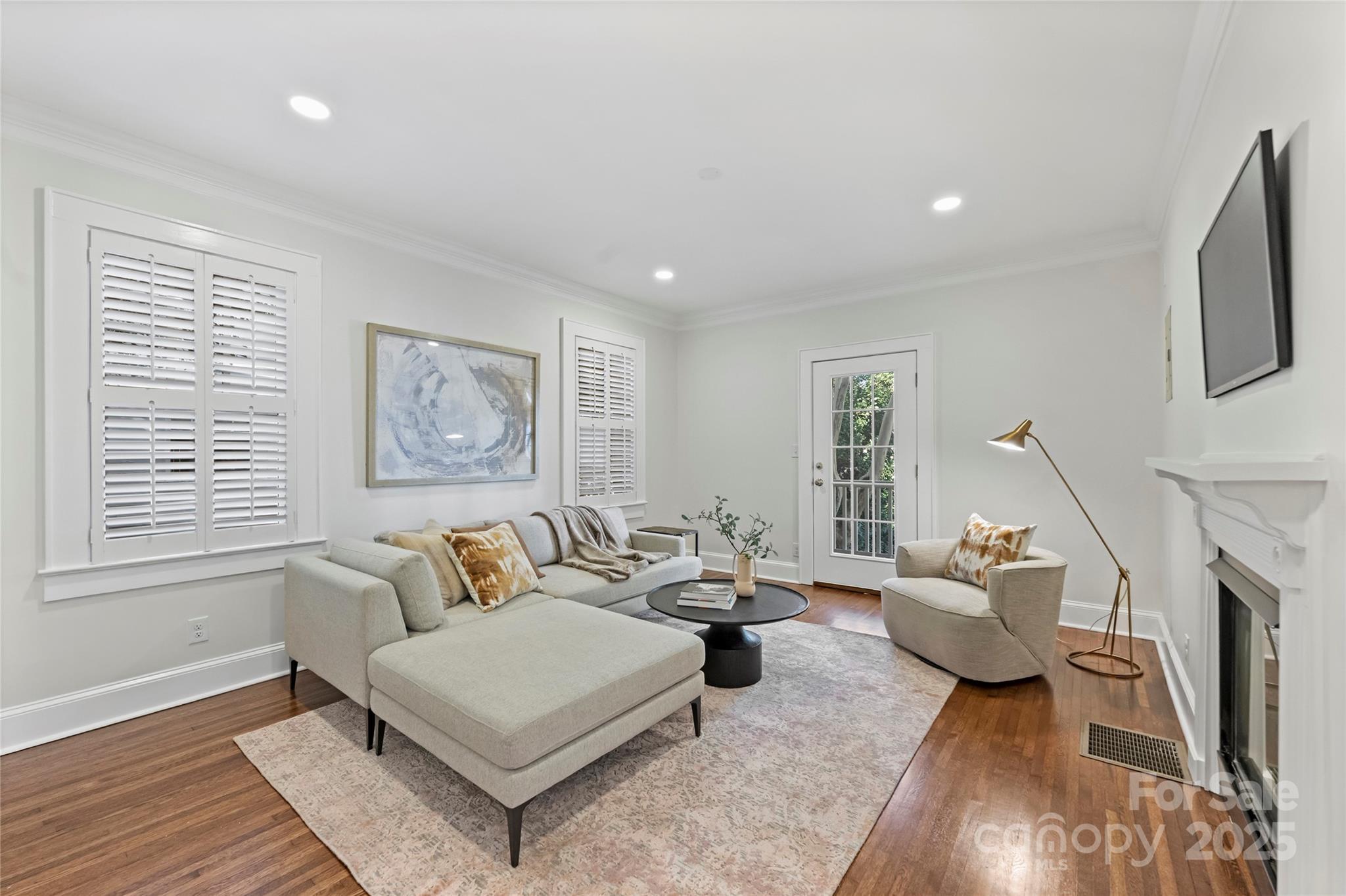 2126 Dilworth Road E