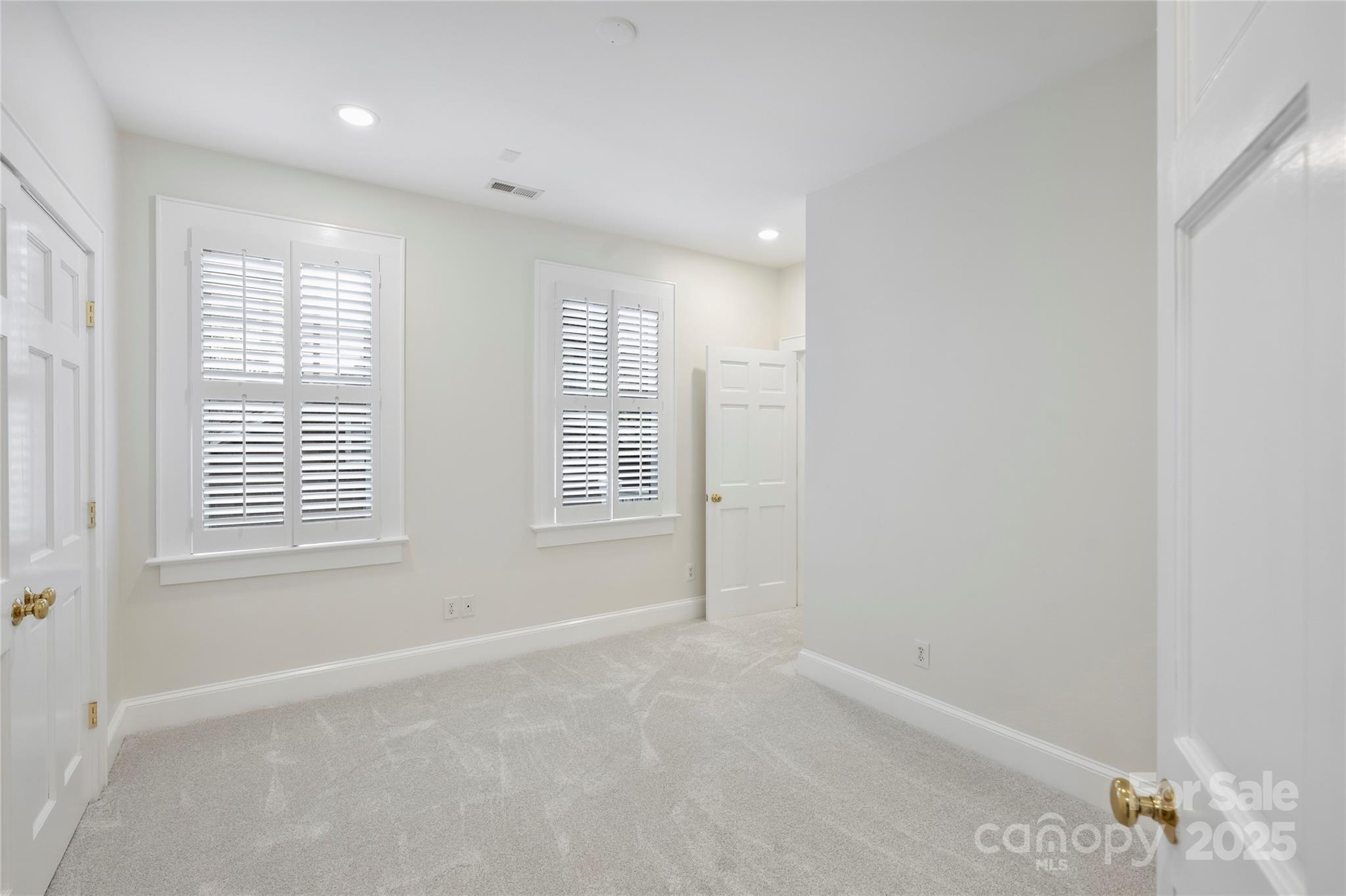 2126 Dilworth Road E