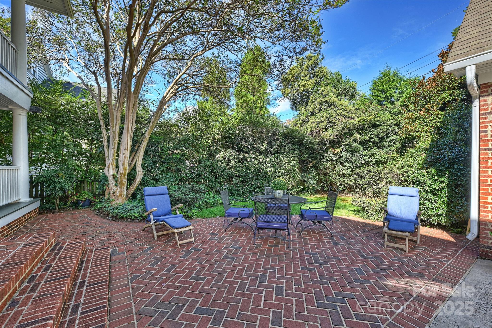 2126 Dilworth Road E