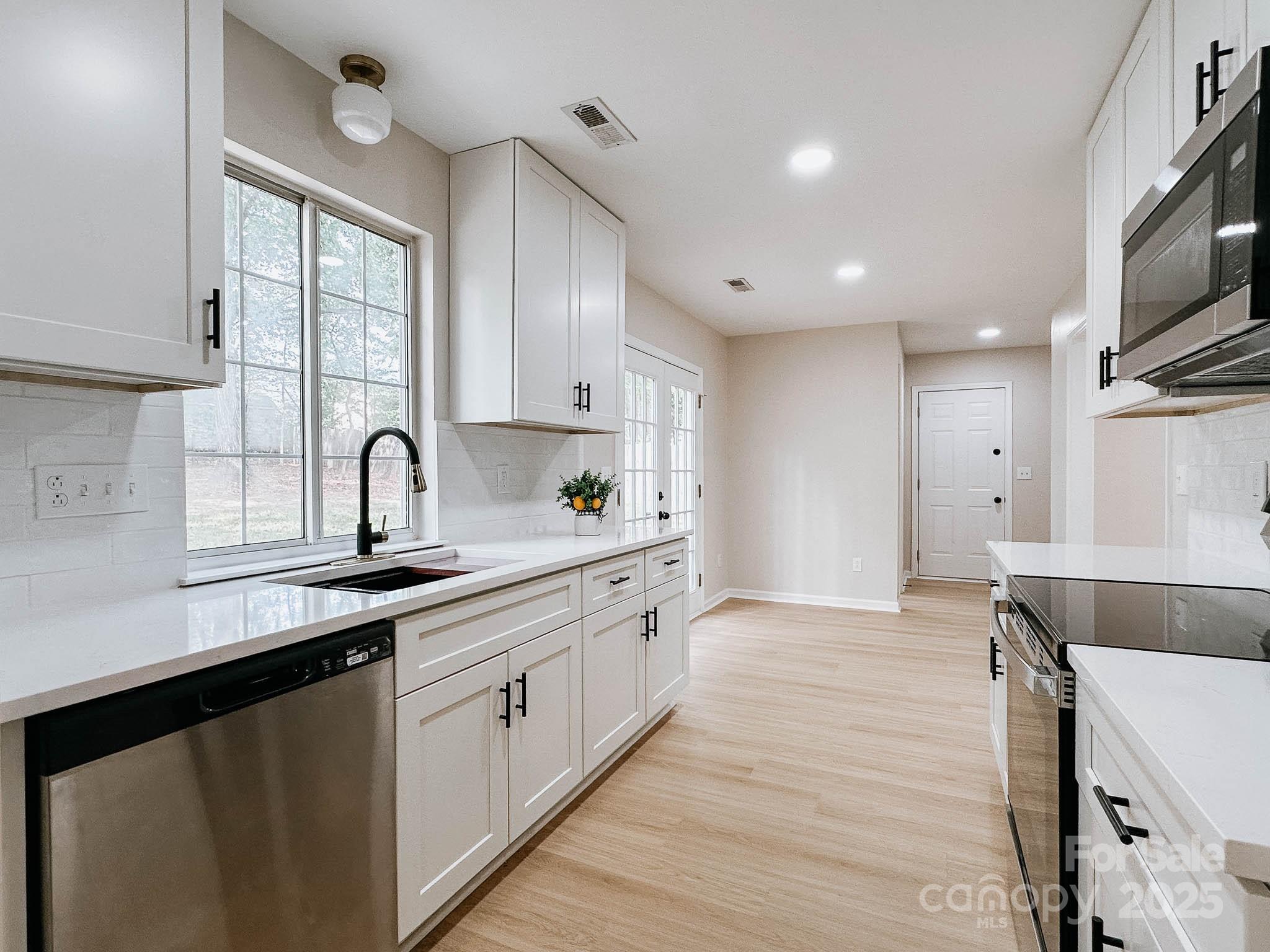 2105 Killarney Place