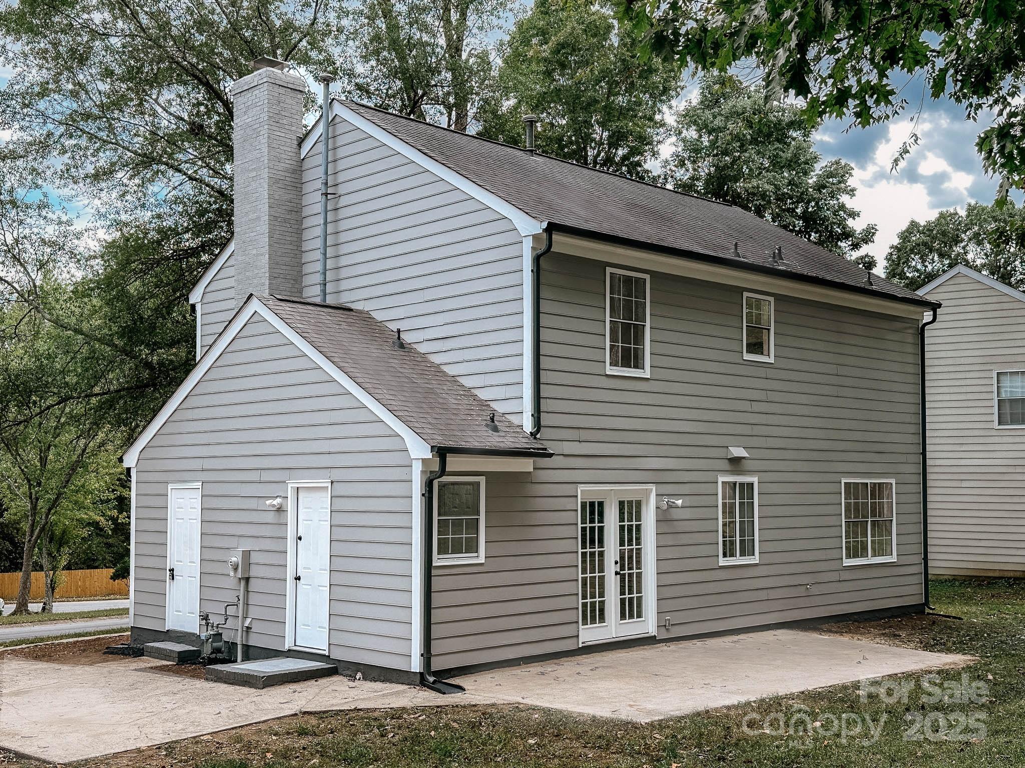 2105 Killarney Place