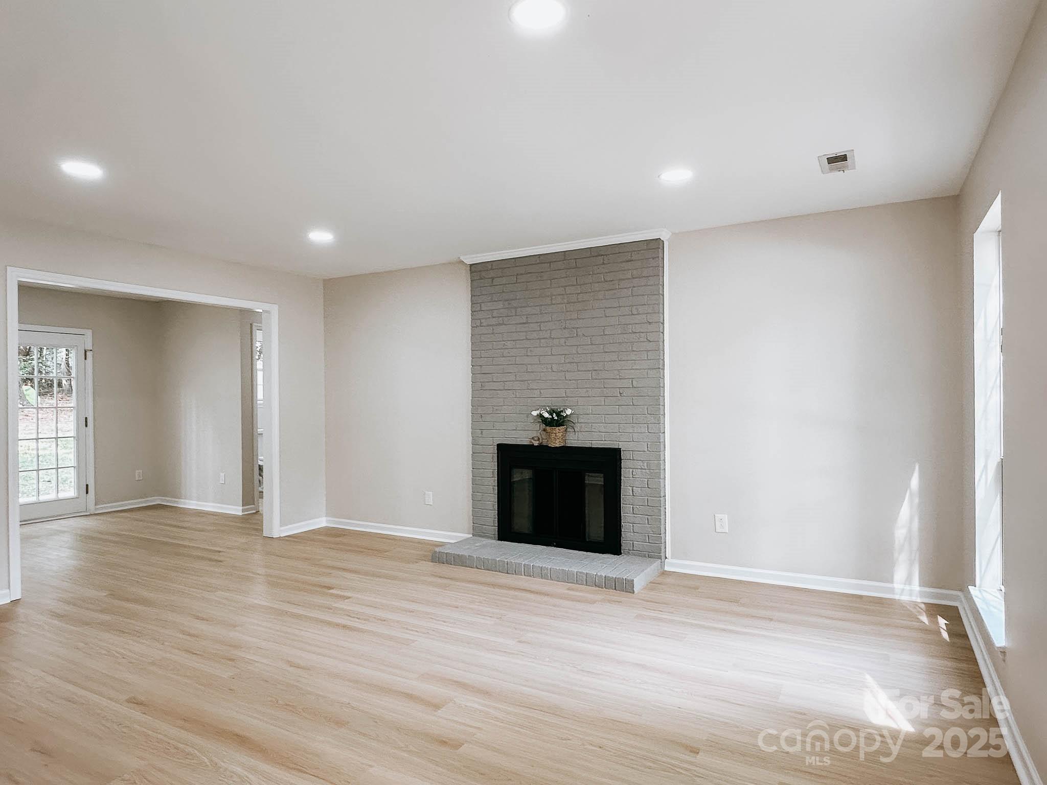 2105 Killarney Place