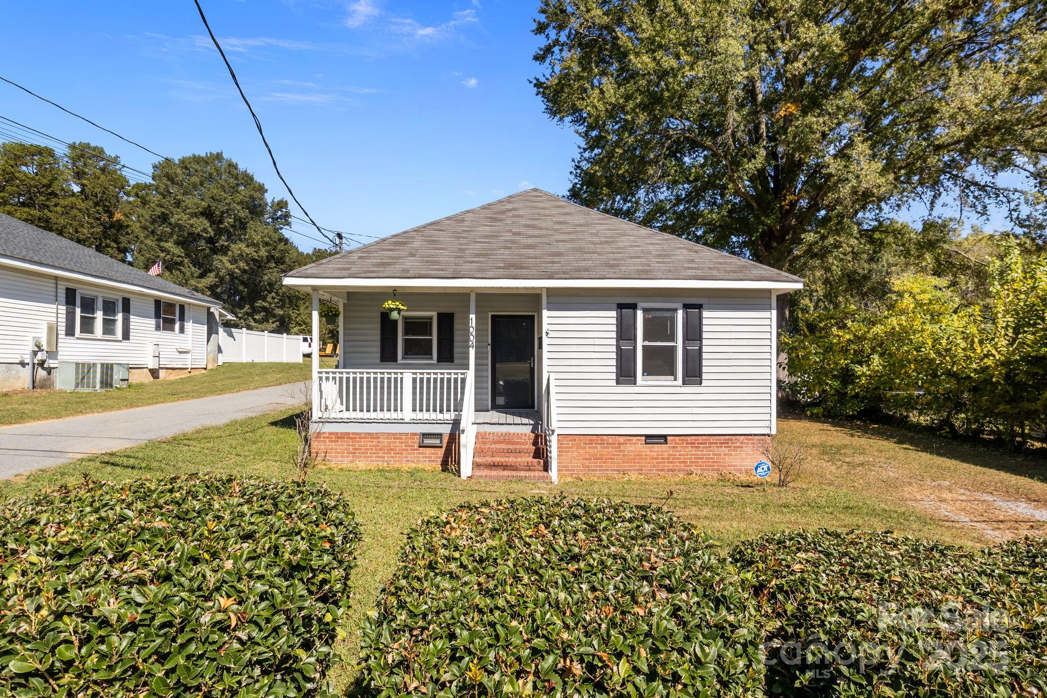 1004 Plymouth Street