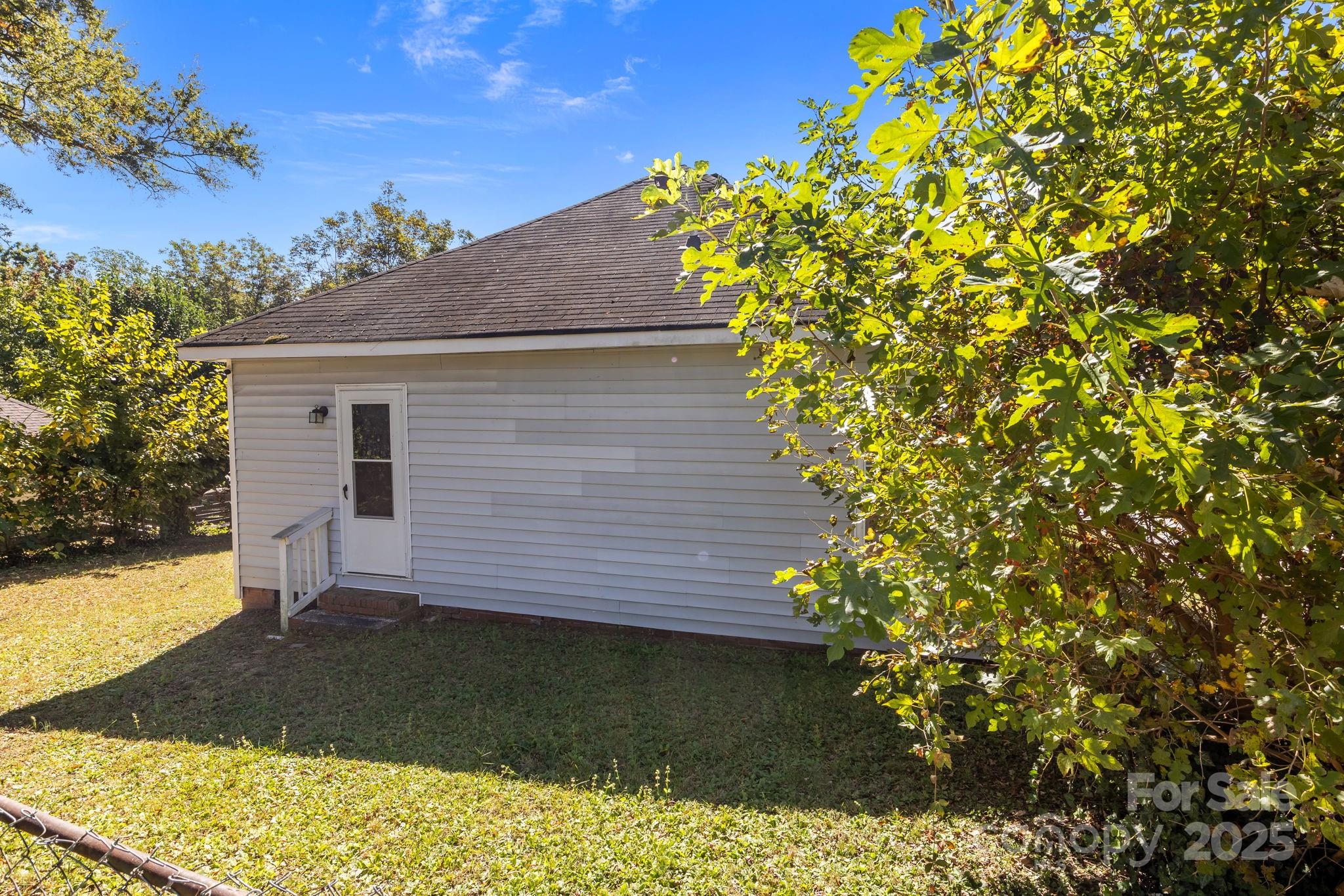 1004 Plymouth Street