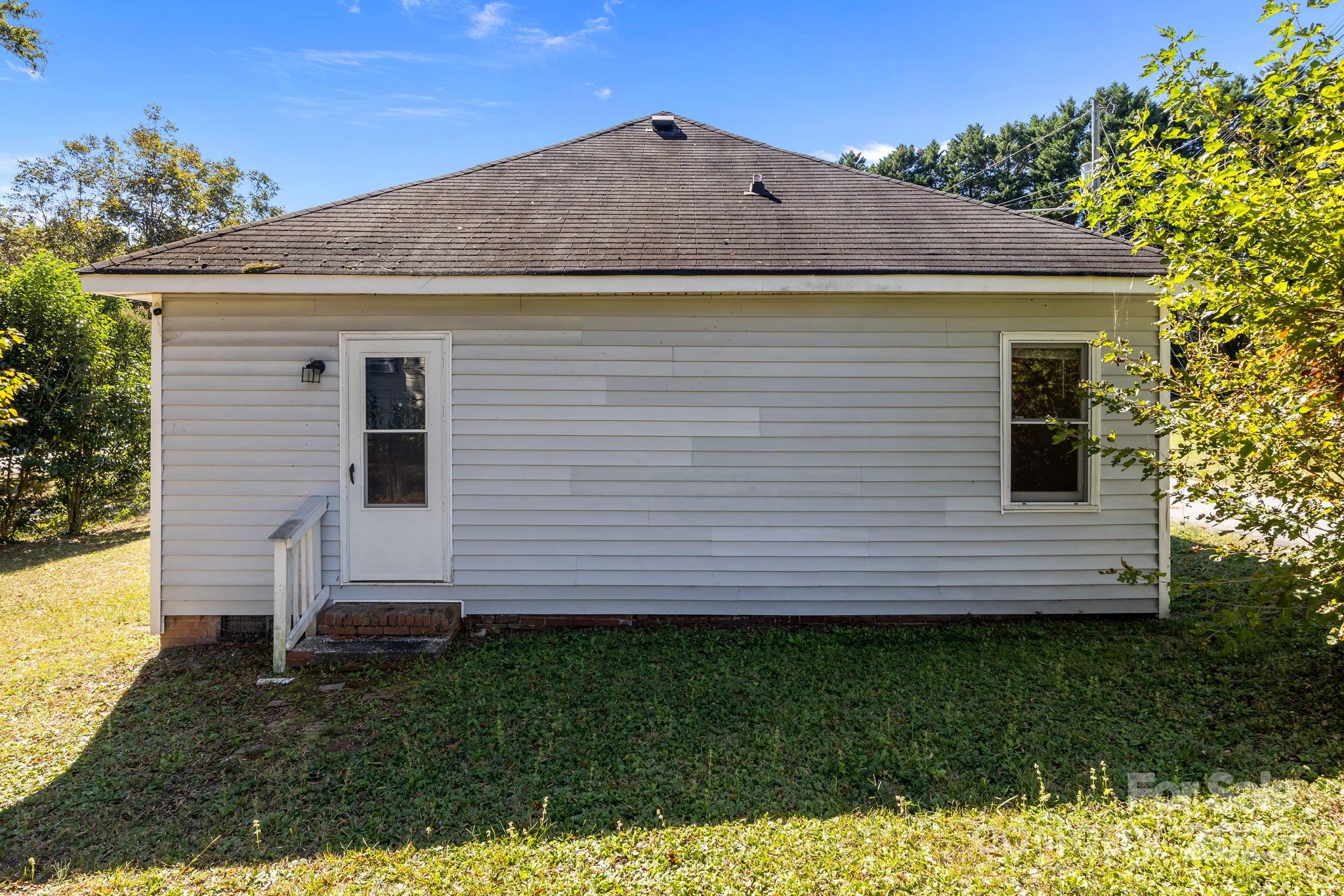 1004 Plymouth Street