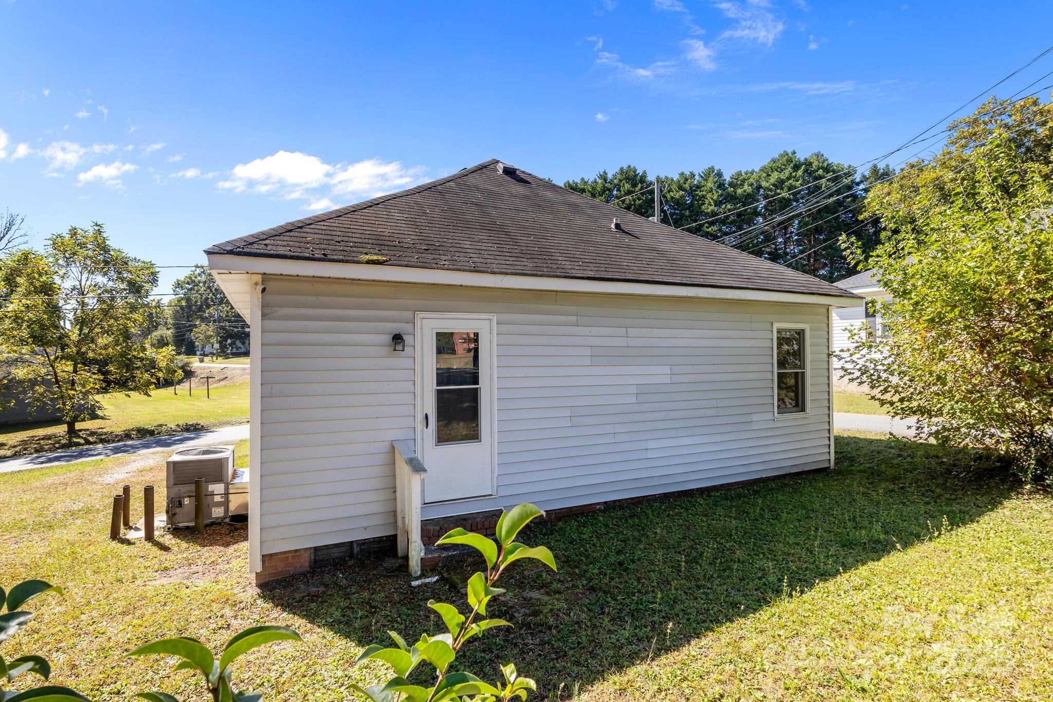 1004 Plymouth Street