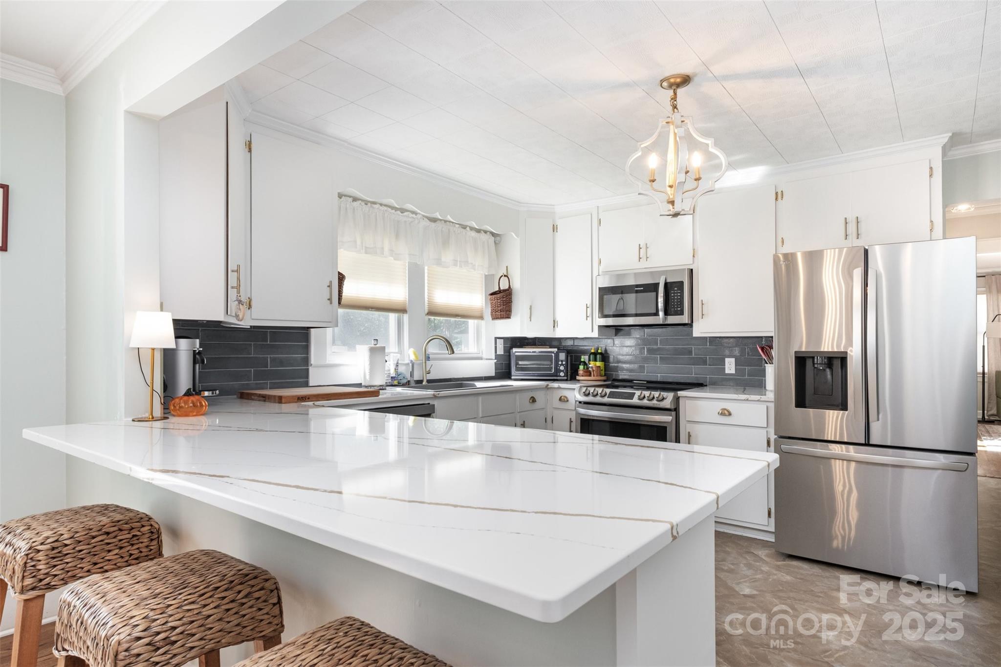 10 Willowbrook Drive NW