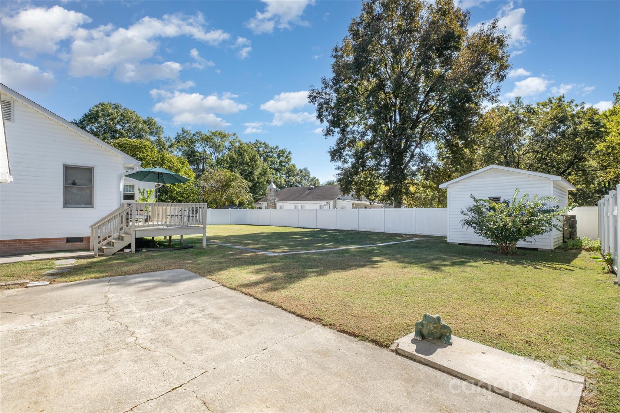 10 Willowbrook Drive NW