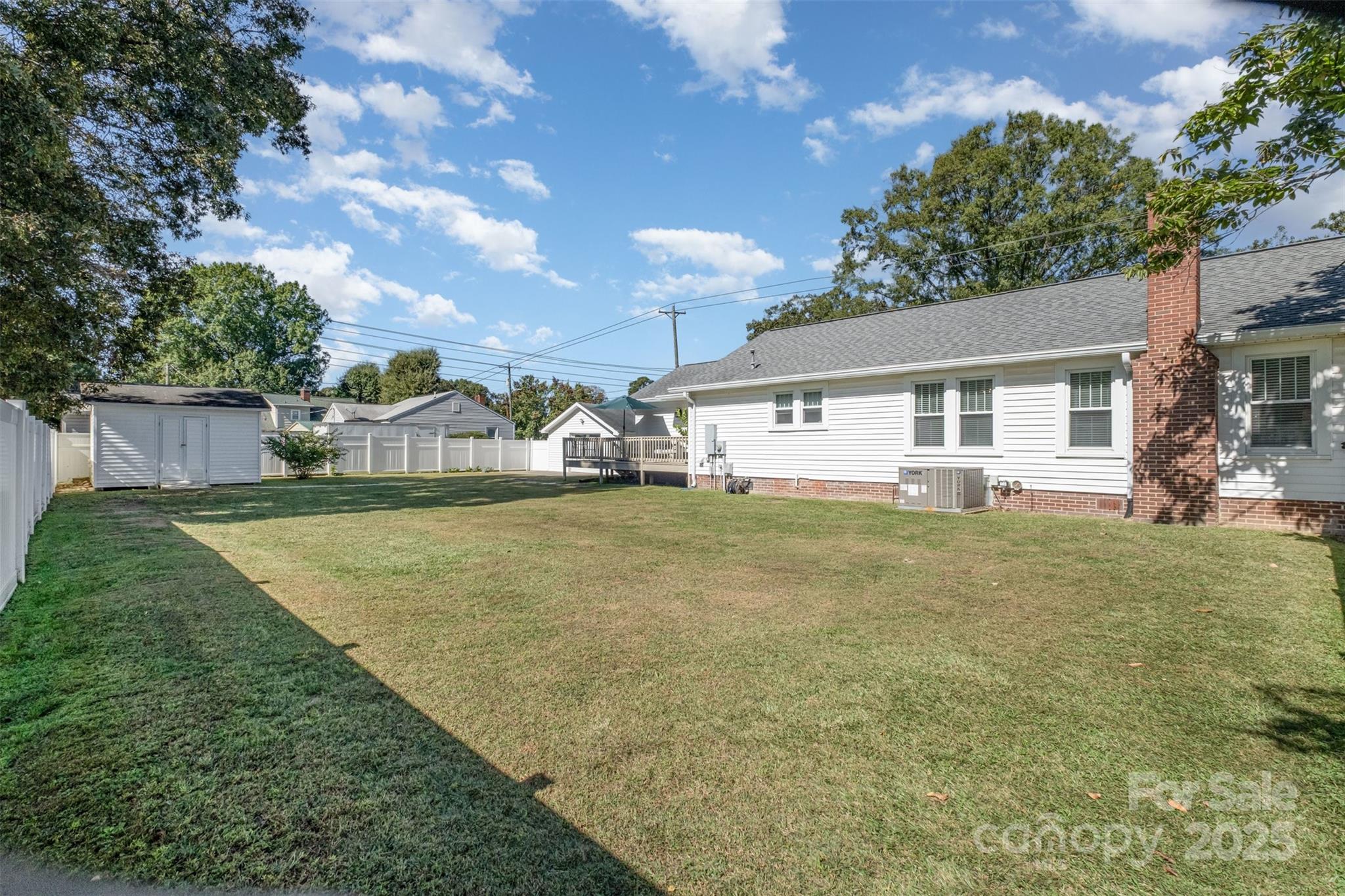 10 Willowbrook Drive NW