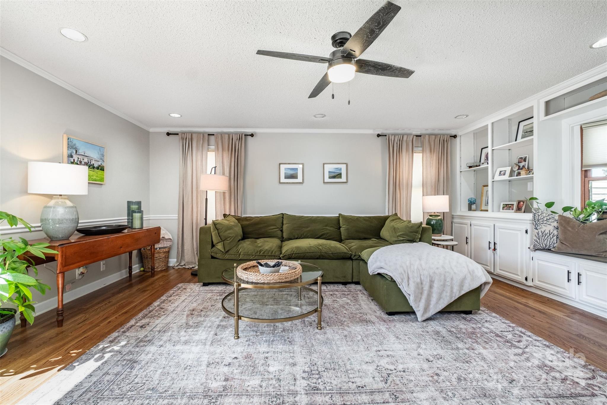 10 Willowbrook Drive NW