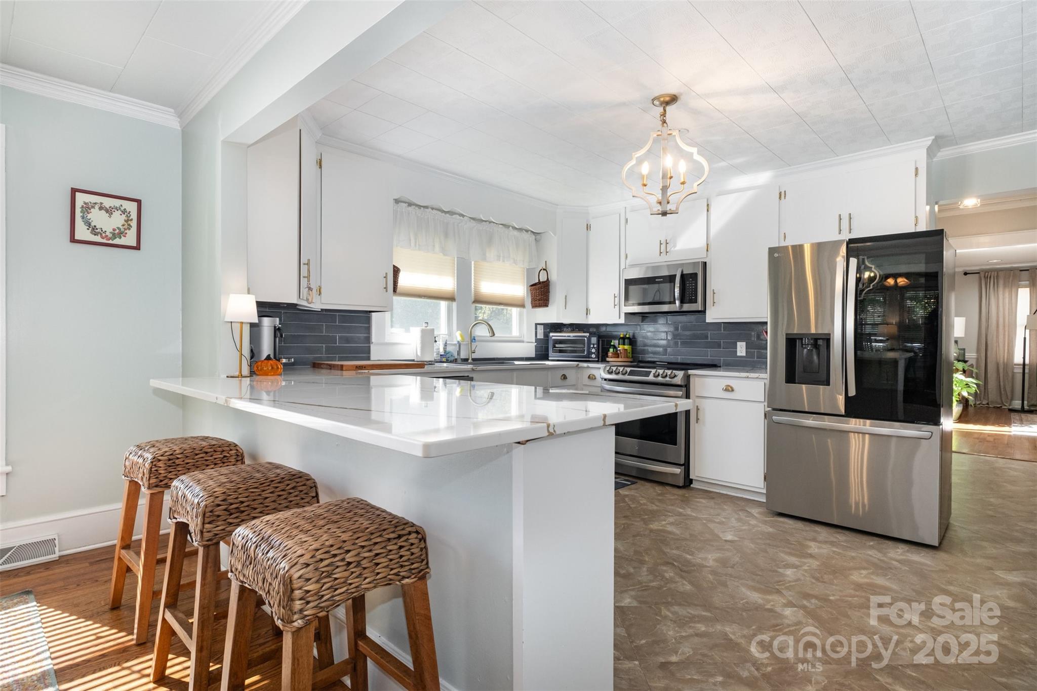 10 Willowbrook Drive NW