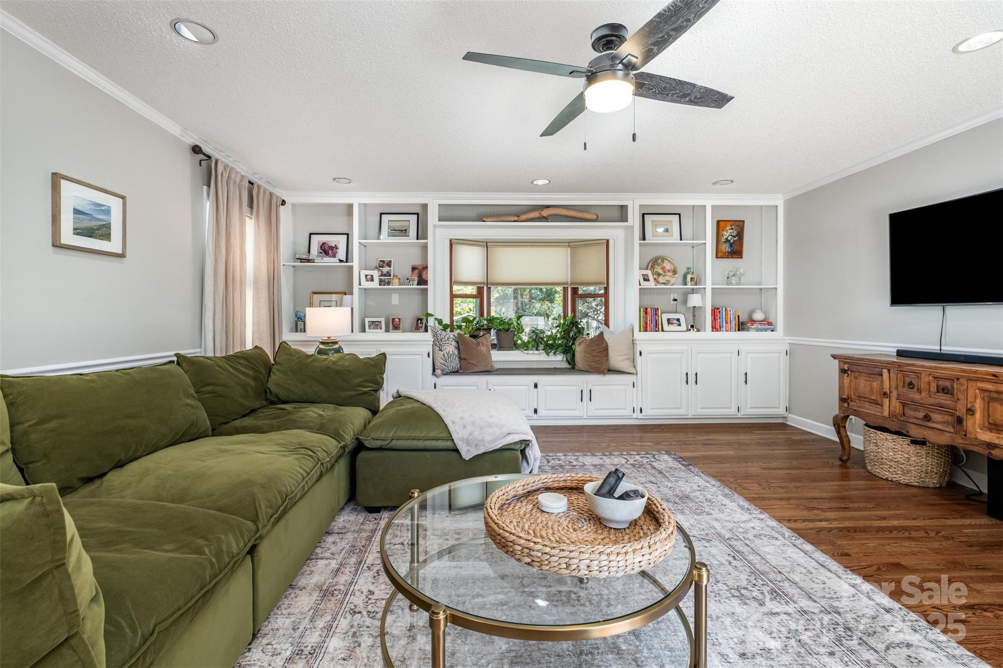 10 Willowbrook Drive NW