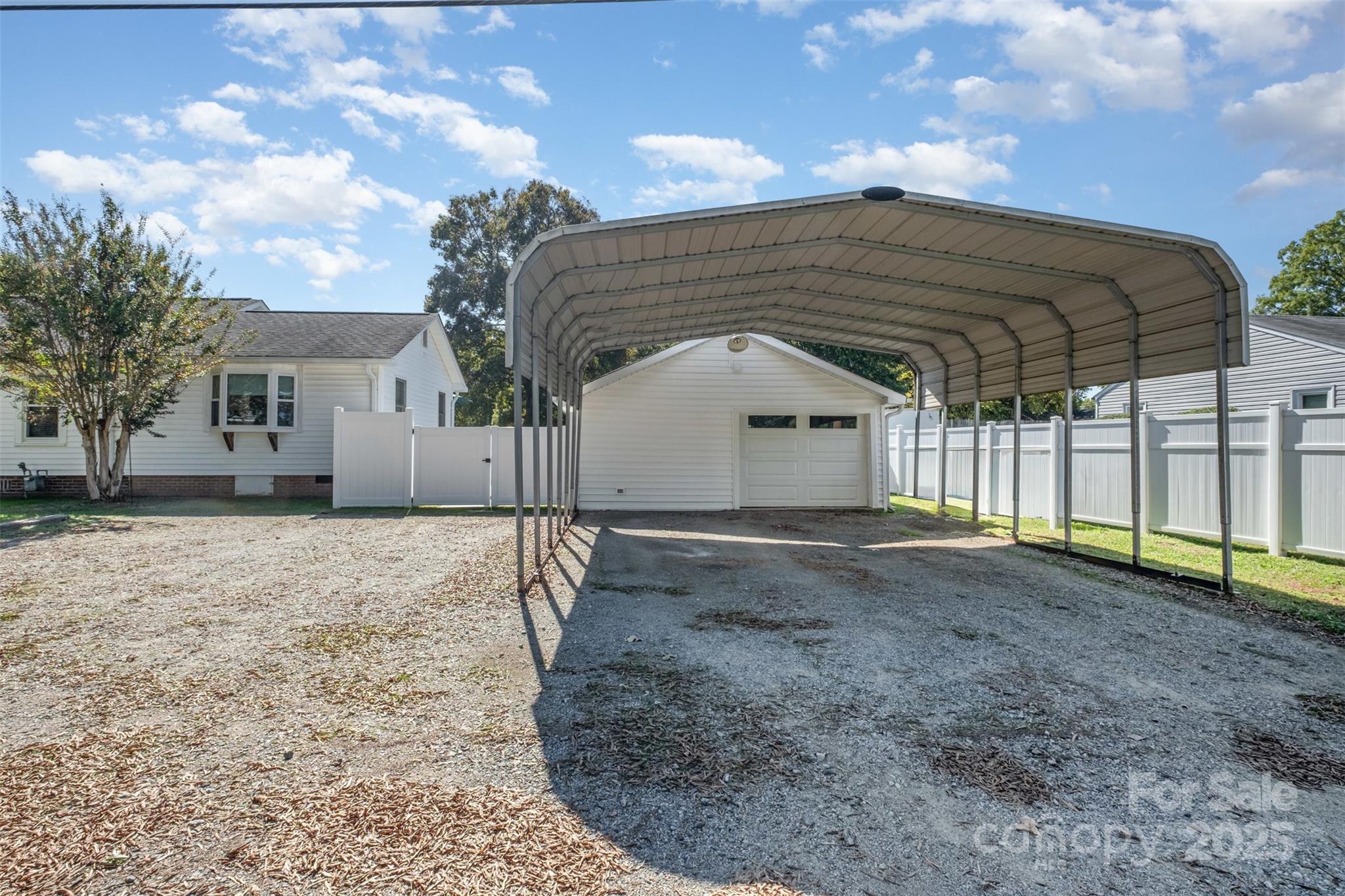 10 Willowbrook Drive NW