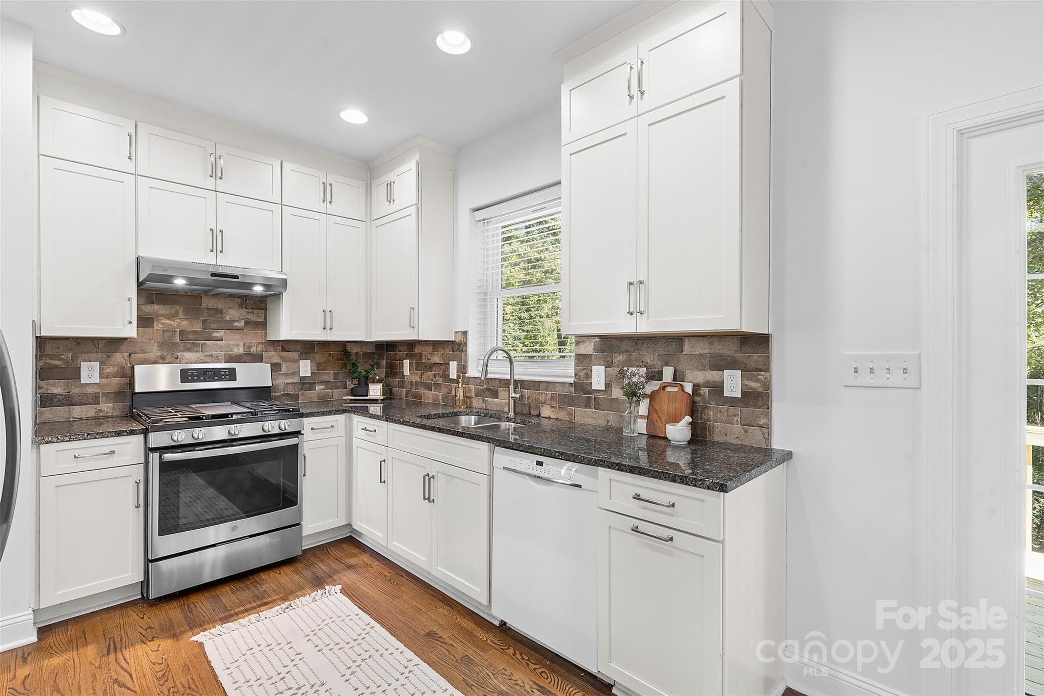 2016 Sablewood Drive