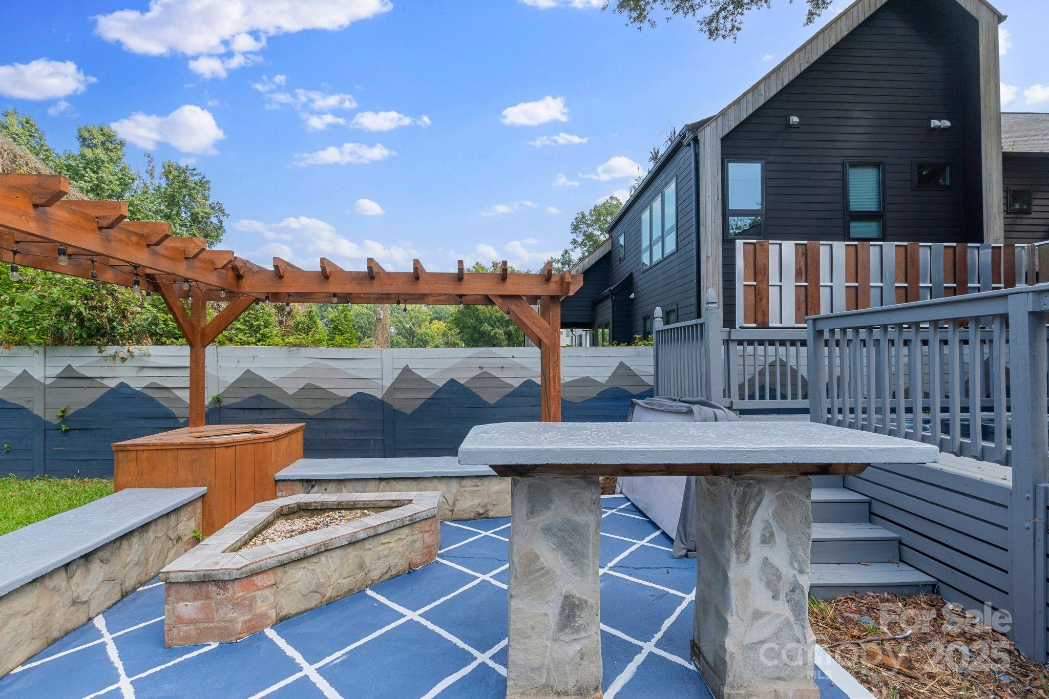 2327 Pinckney Avenue