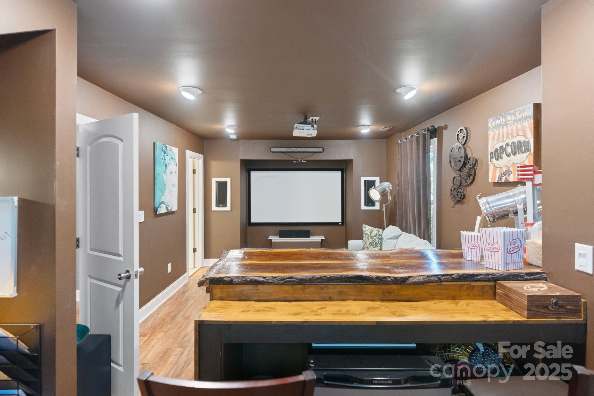 2327 Pinckney Avenue