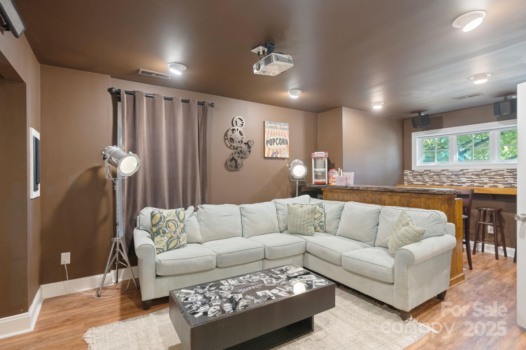 2327 Pinckney Avenue