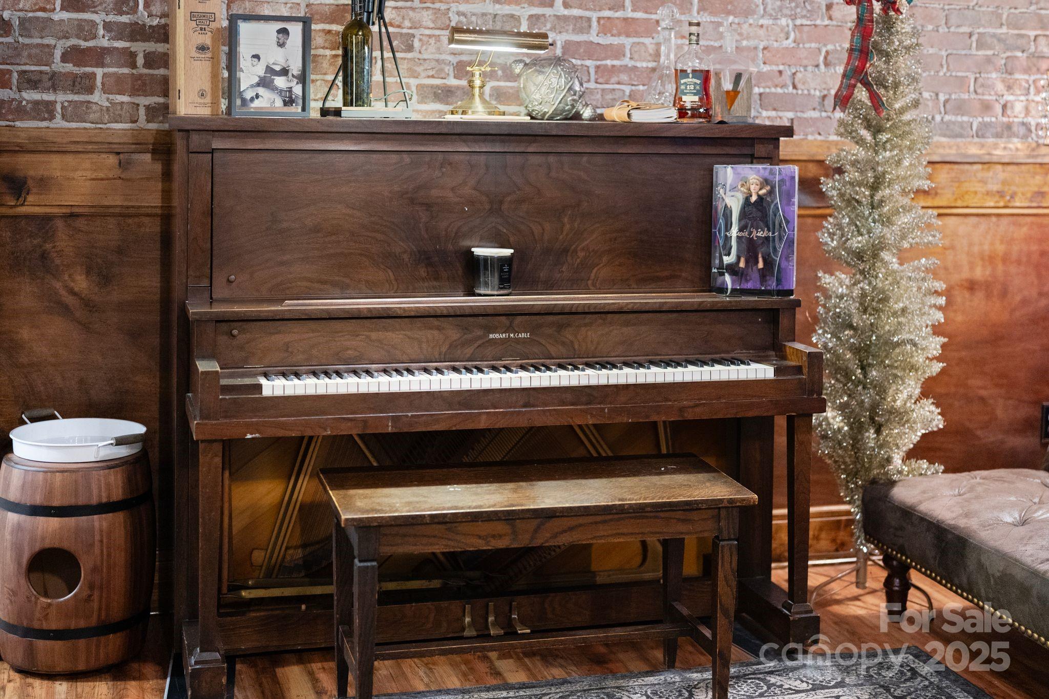 2327 Pinckney Avenue