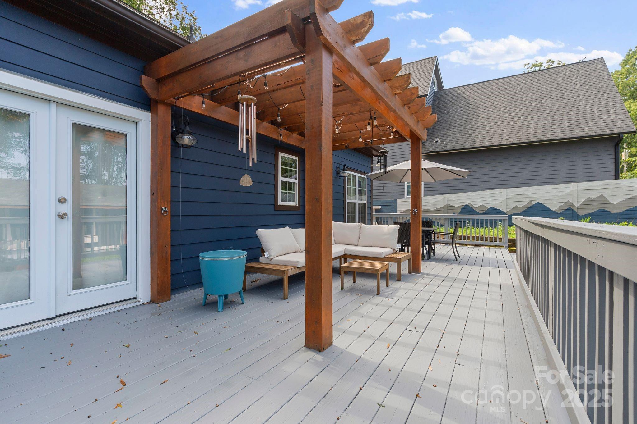 2327 Pinckney Avenue