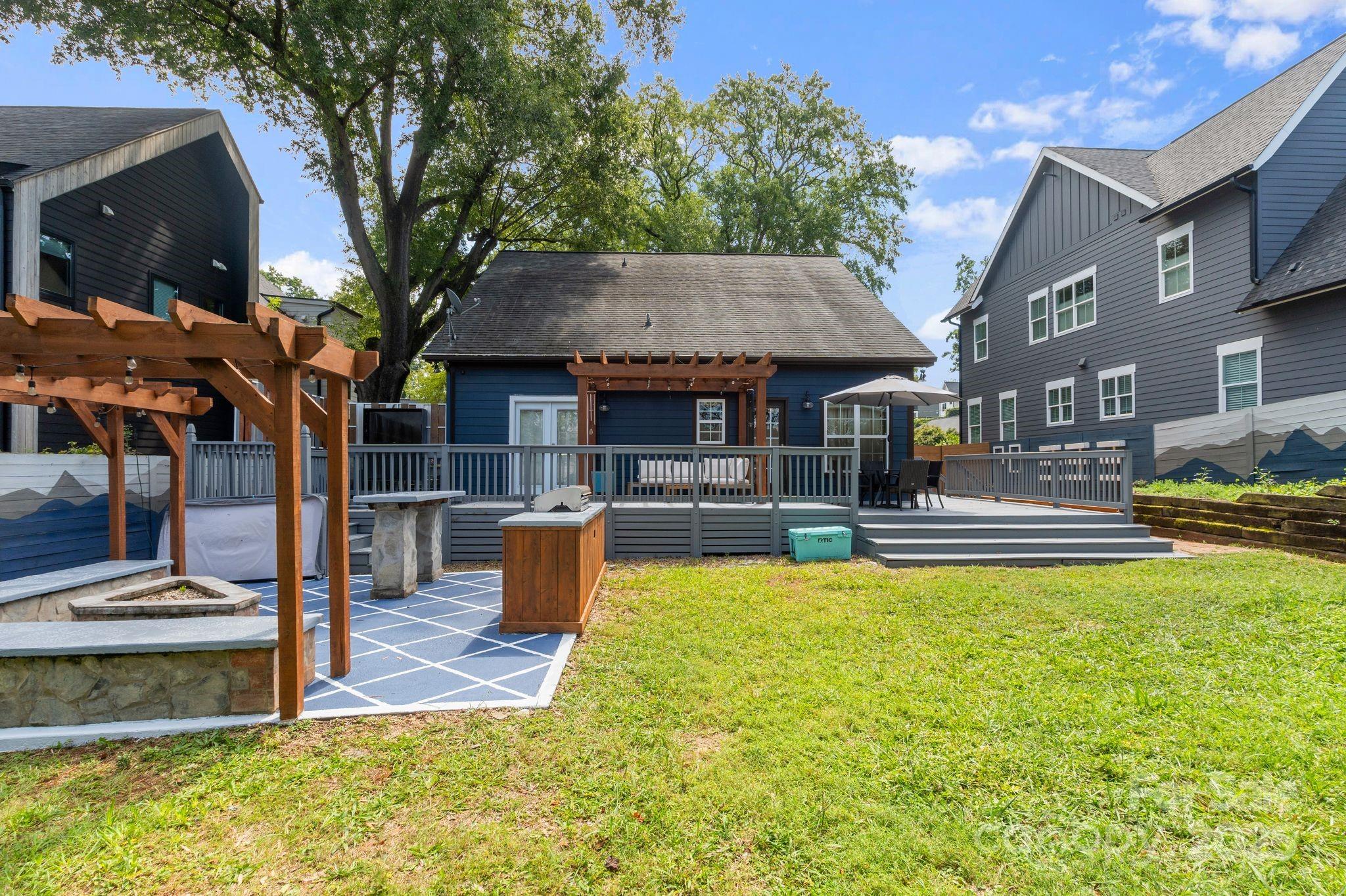 2327 Pinckney Avenue