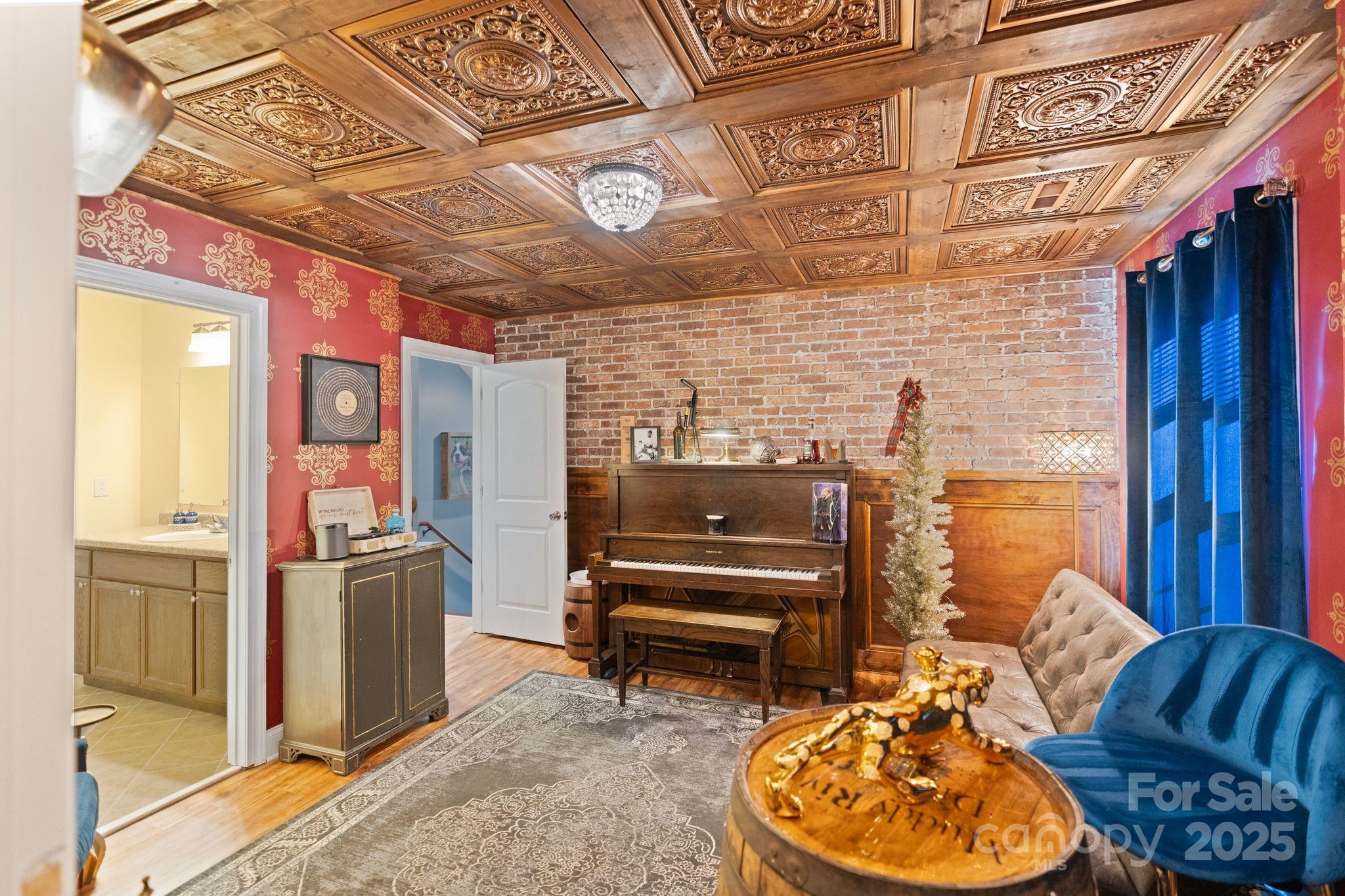 2327 Pinckney Avenue