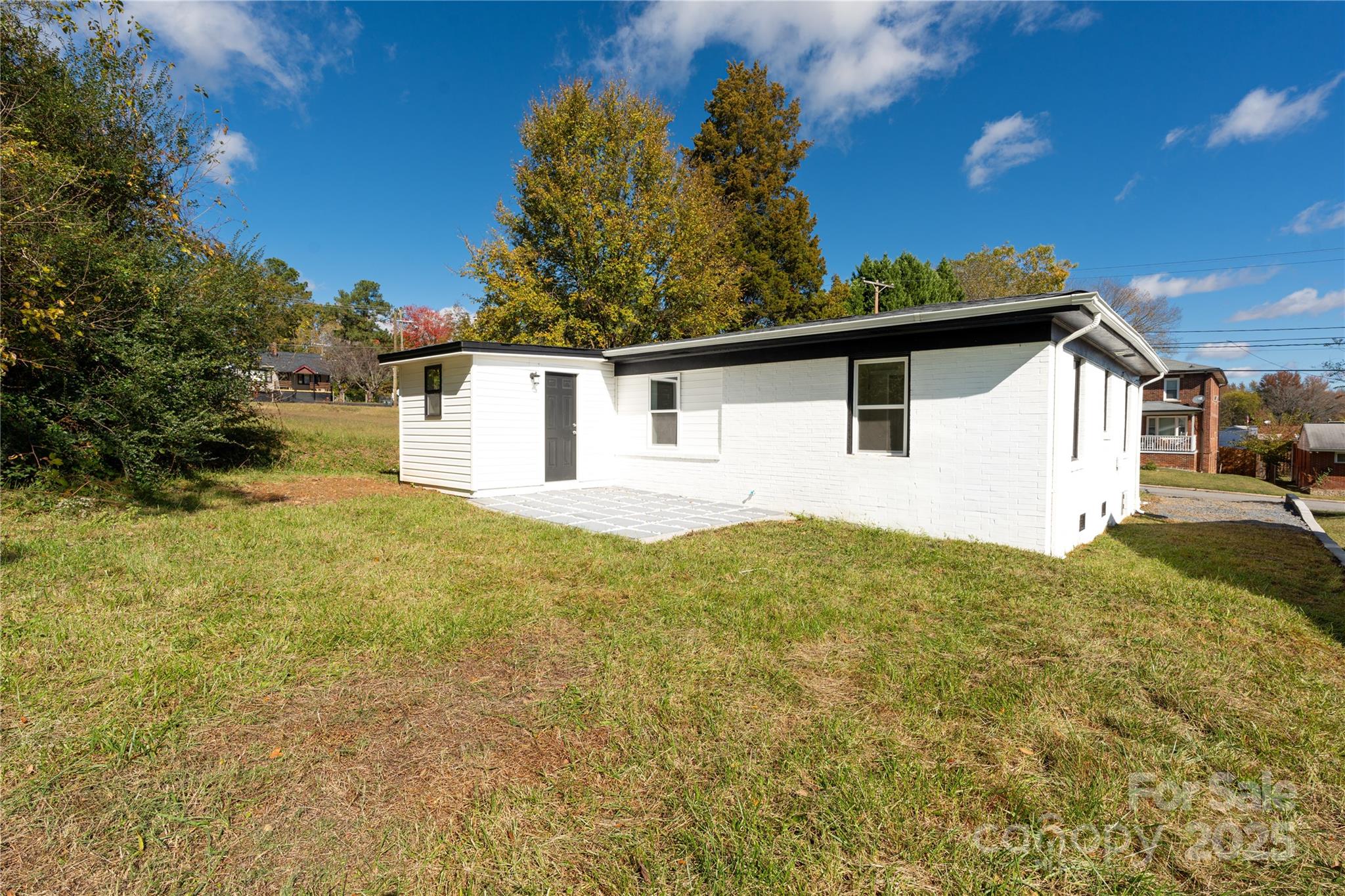 1017 W Fisher Street