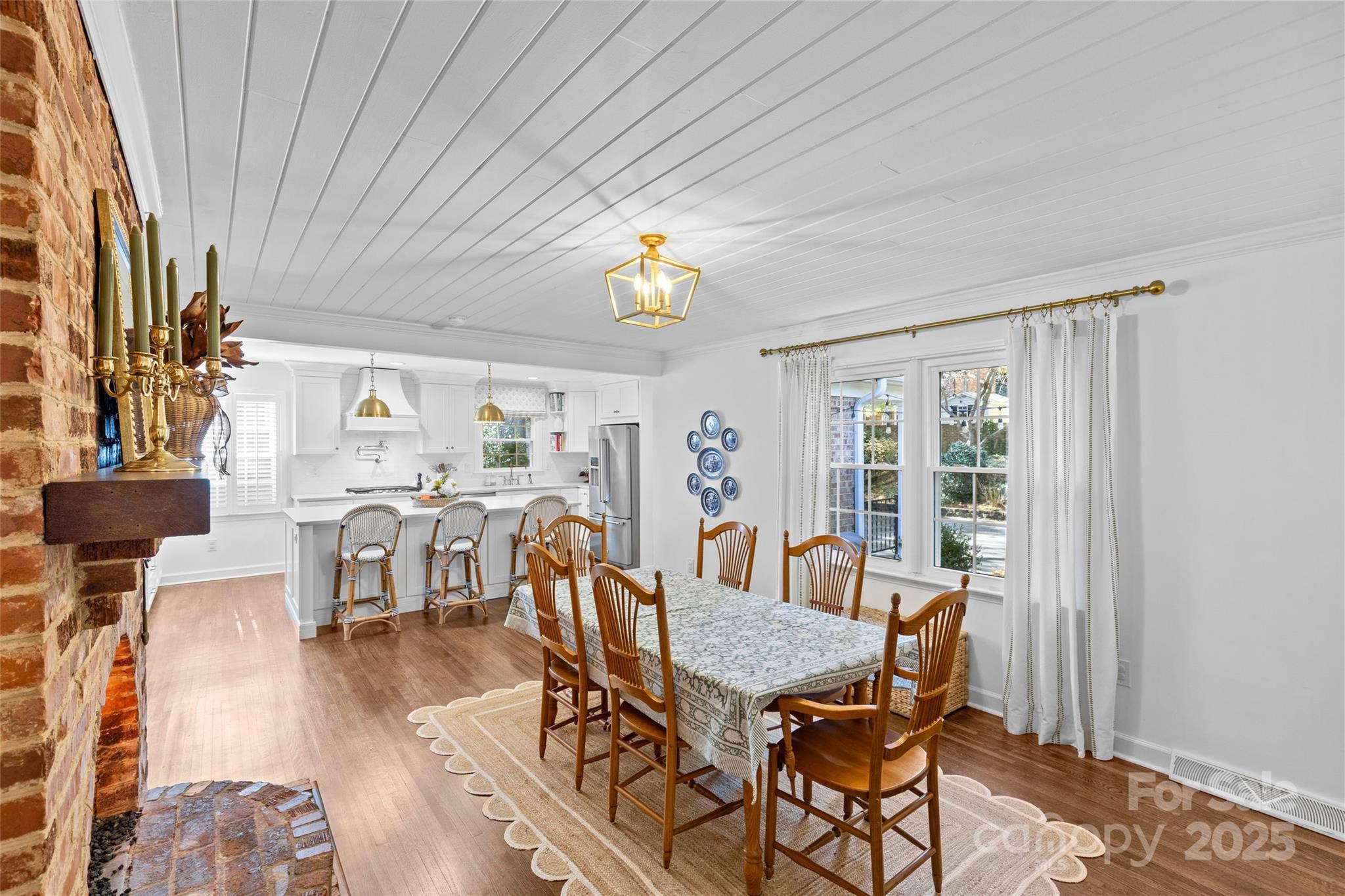 7526 Whistlestop Road