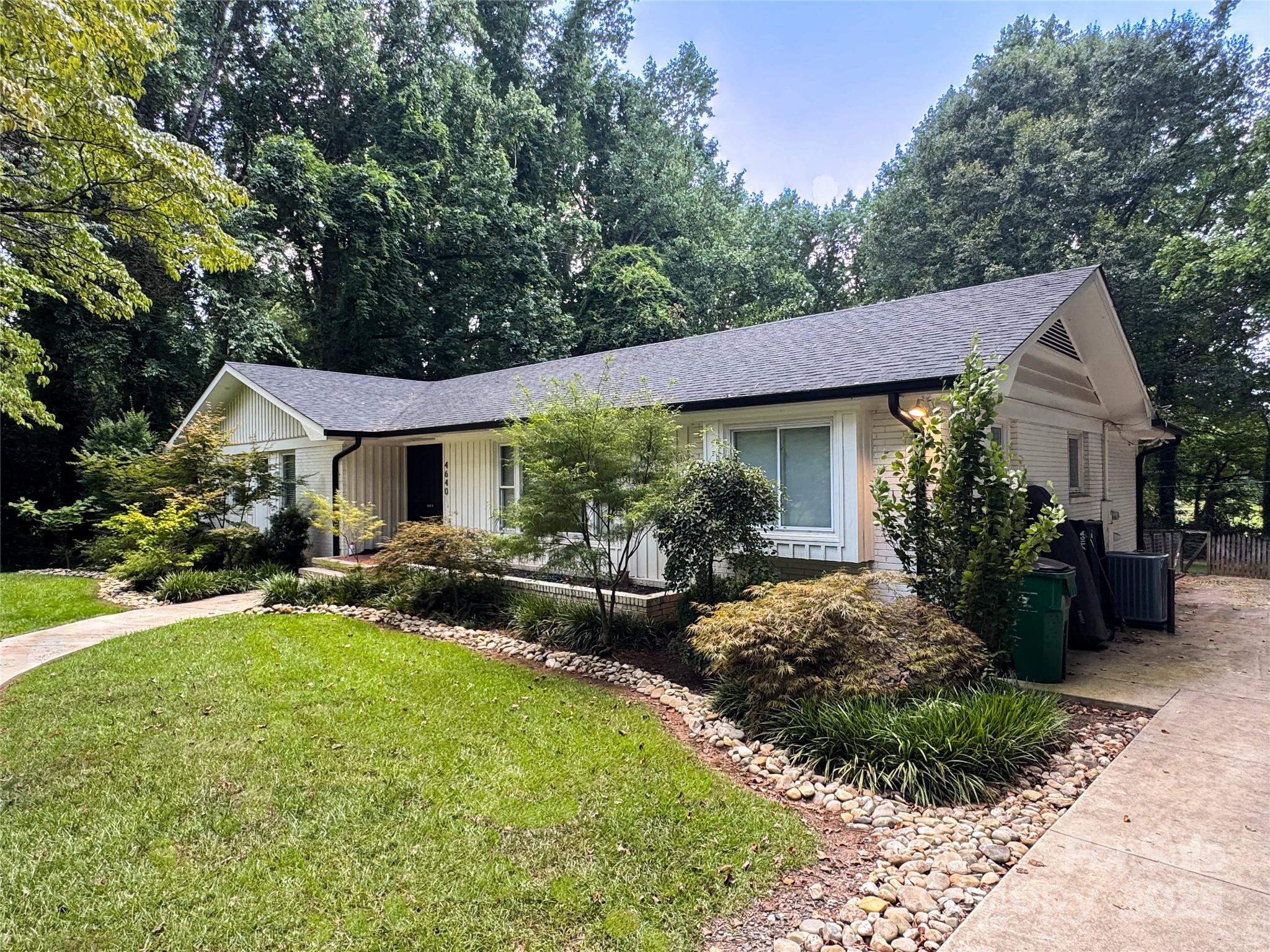 4640 Town and Country Drive