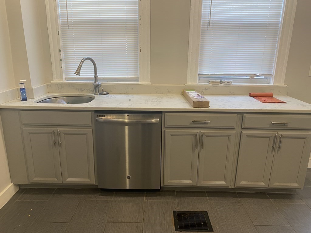 32 Garland Street Unit: 1