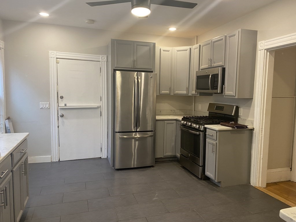 32 Garland Street Unit: 1