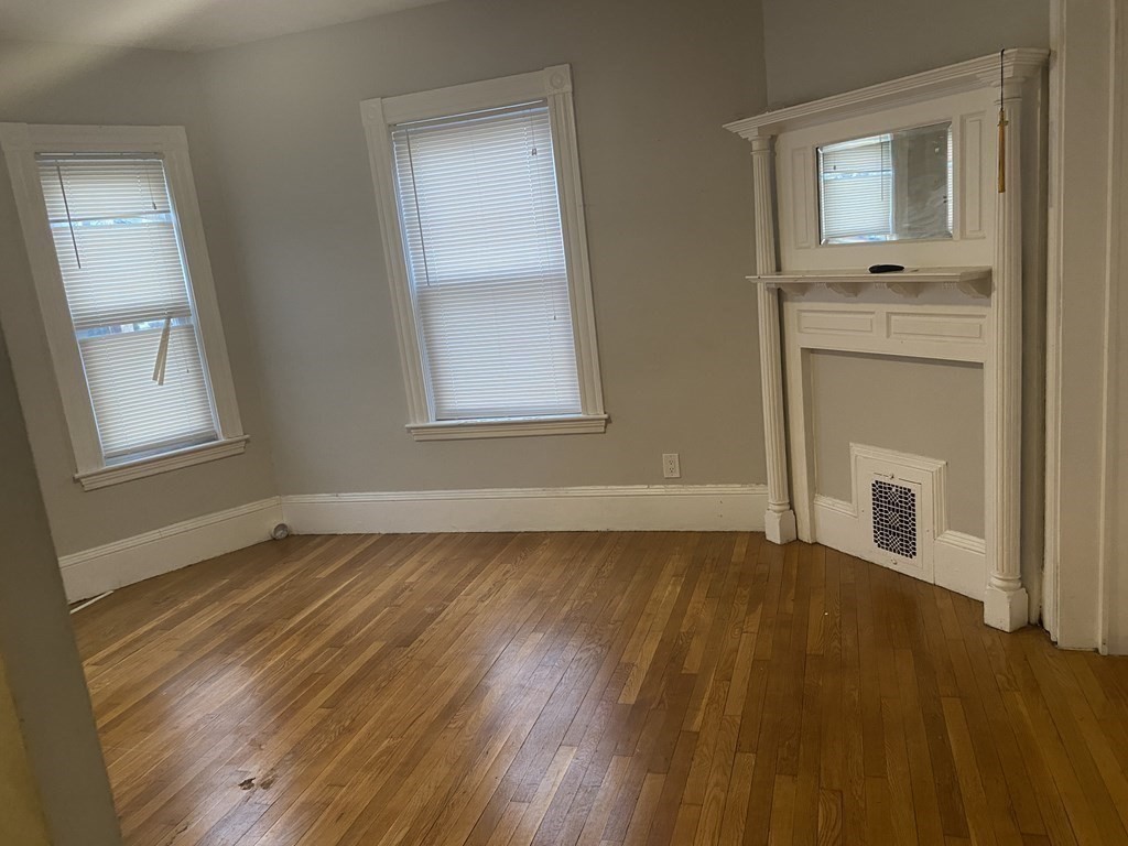 32 Garland Street Unit: 1