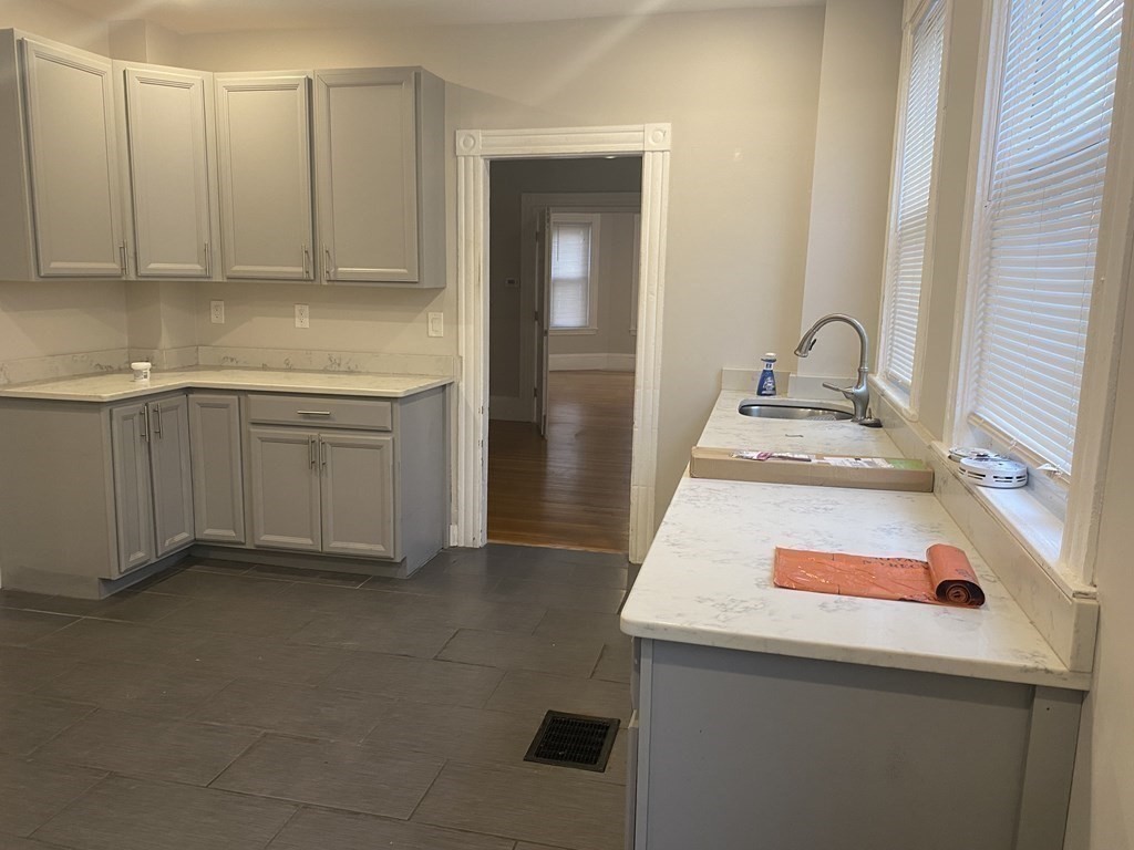 32 Garland Street Unit: 1