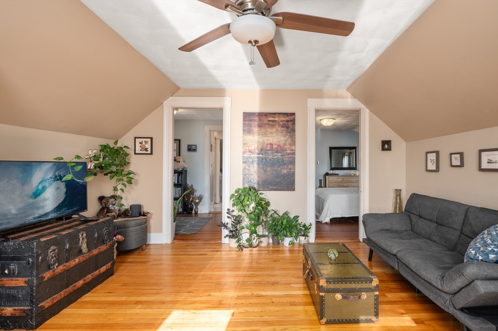 31 Lenox Rd # 3