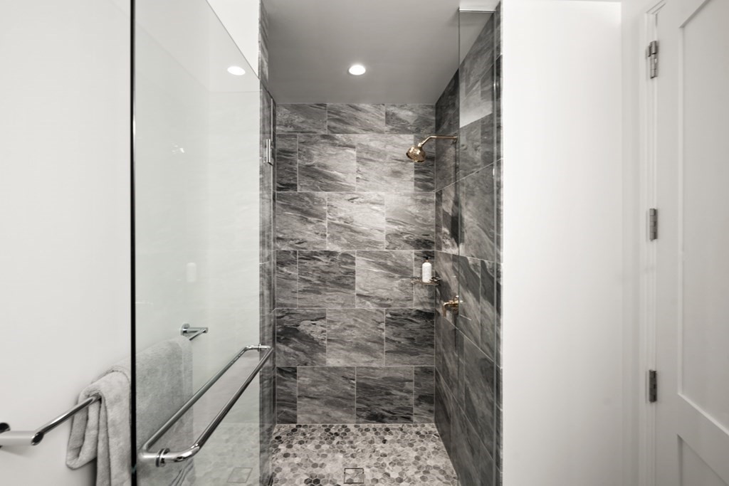240 Devonshire Street # 5303