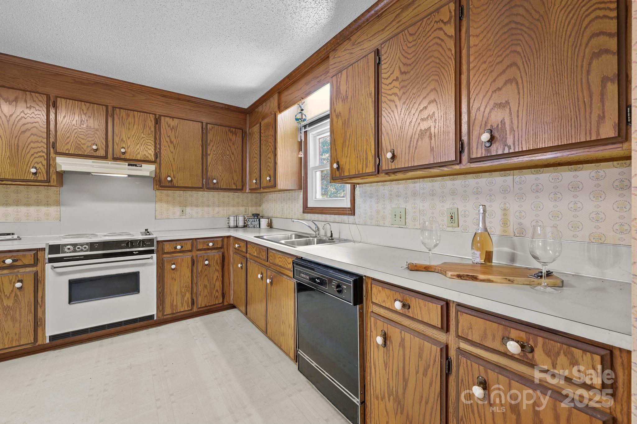 8613 Middleton Circle