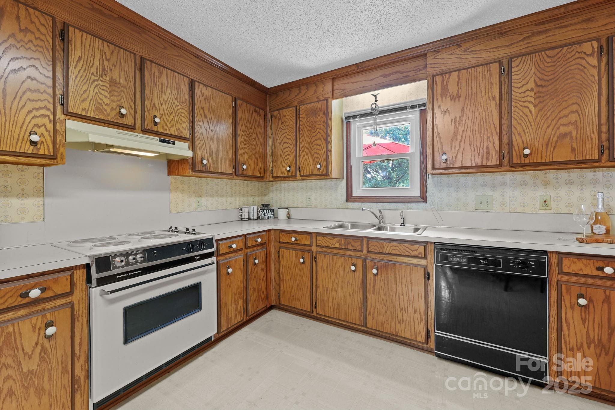 8613 Middleton Circle